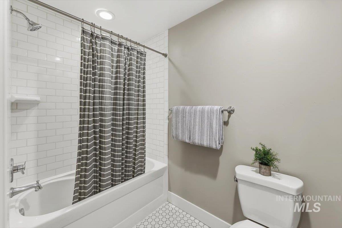 958 N Lionbridge Pl Property Photo 32