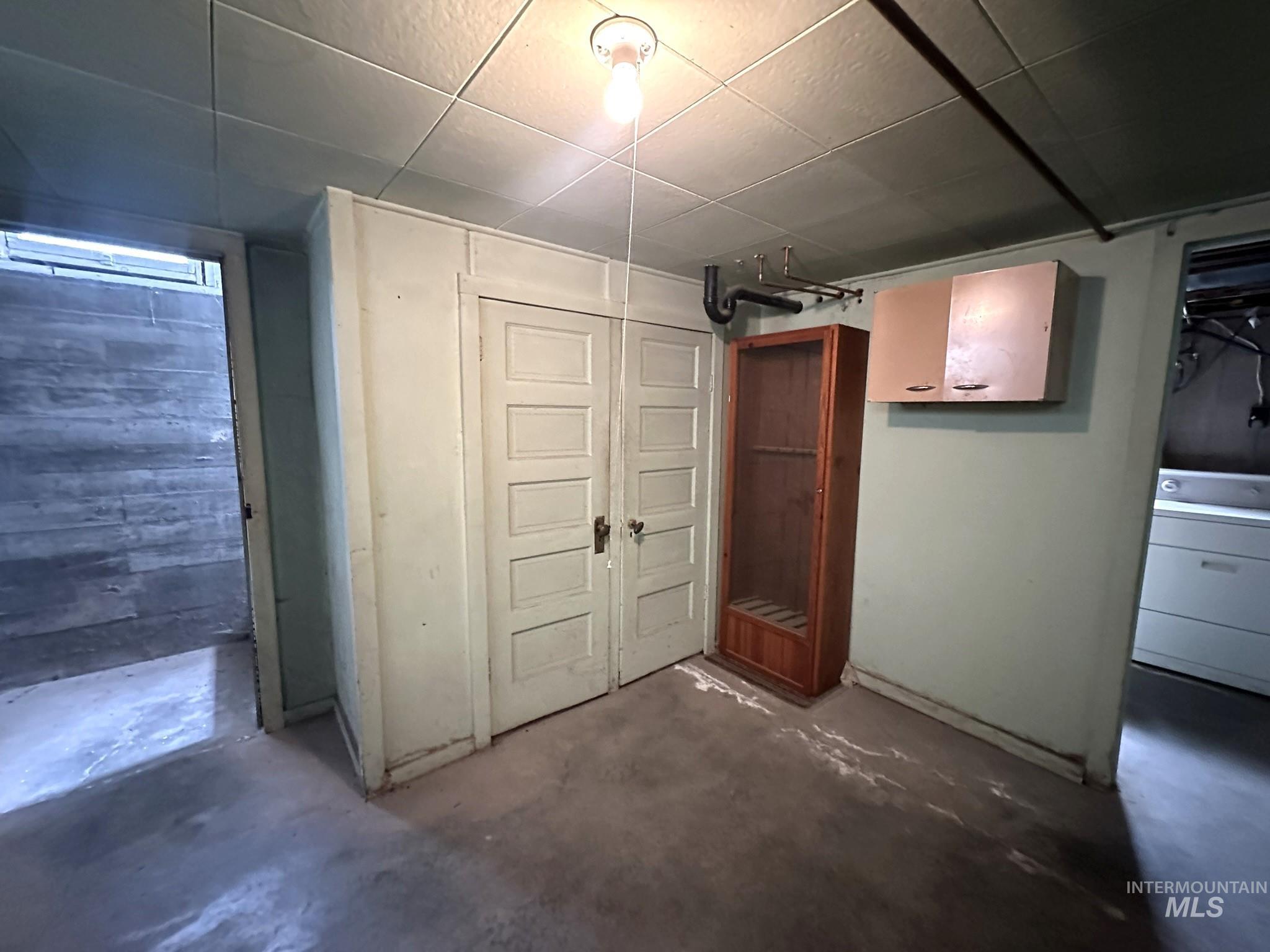 370 Smith St Property Photo 18
