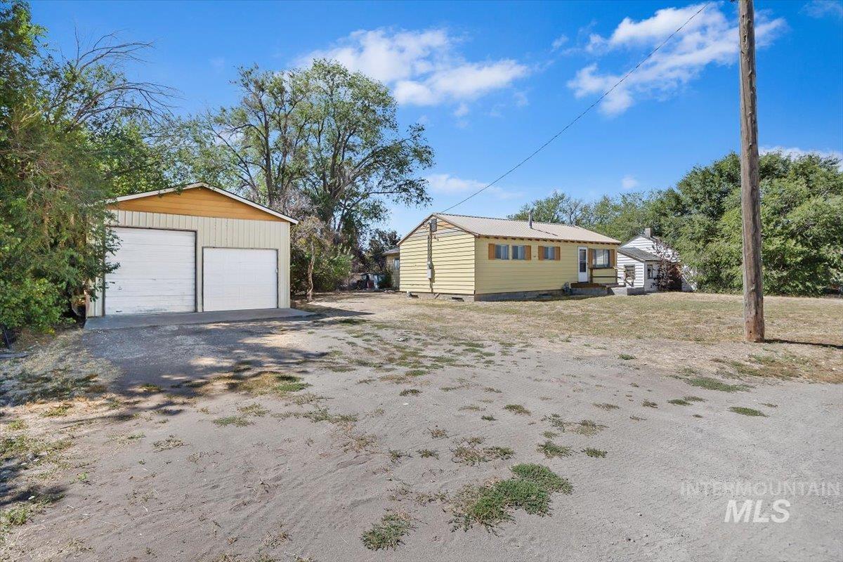 342 W Railroad Ave Property Photo 1