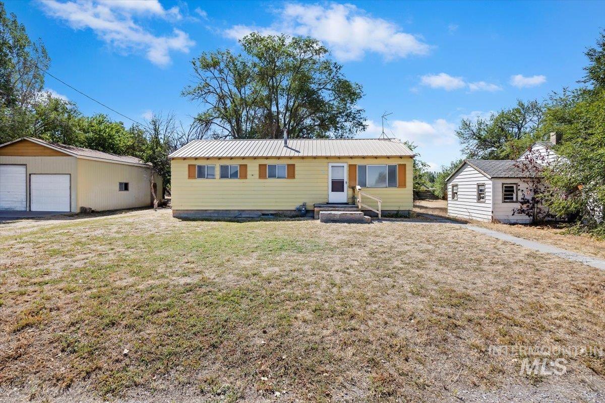 342 W Railroad Ave Property Photo 2