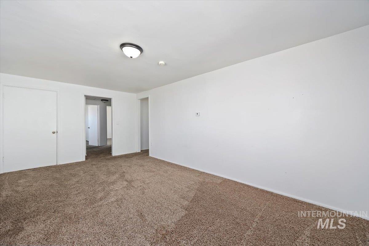 342 W Railroad Ave Property Photo 6