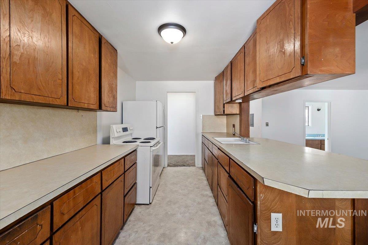 342 W Railroad Ave Property Photo 12