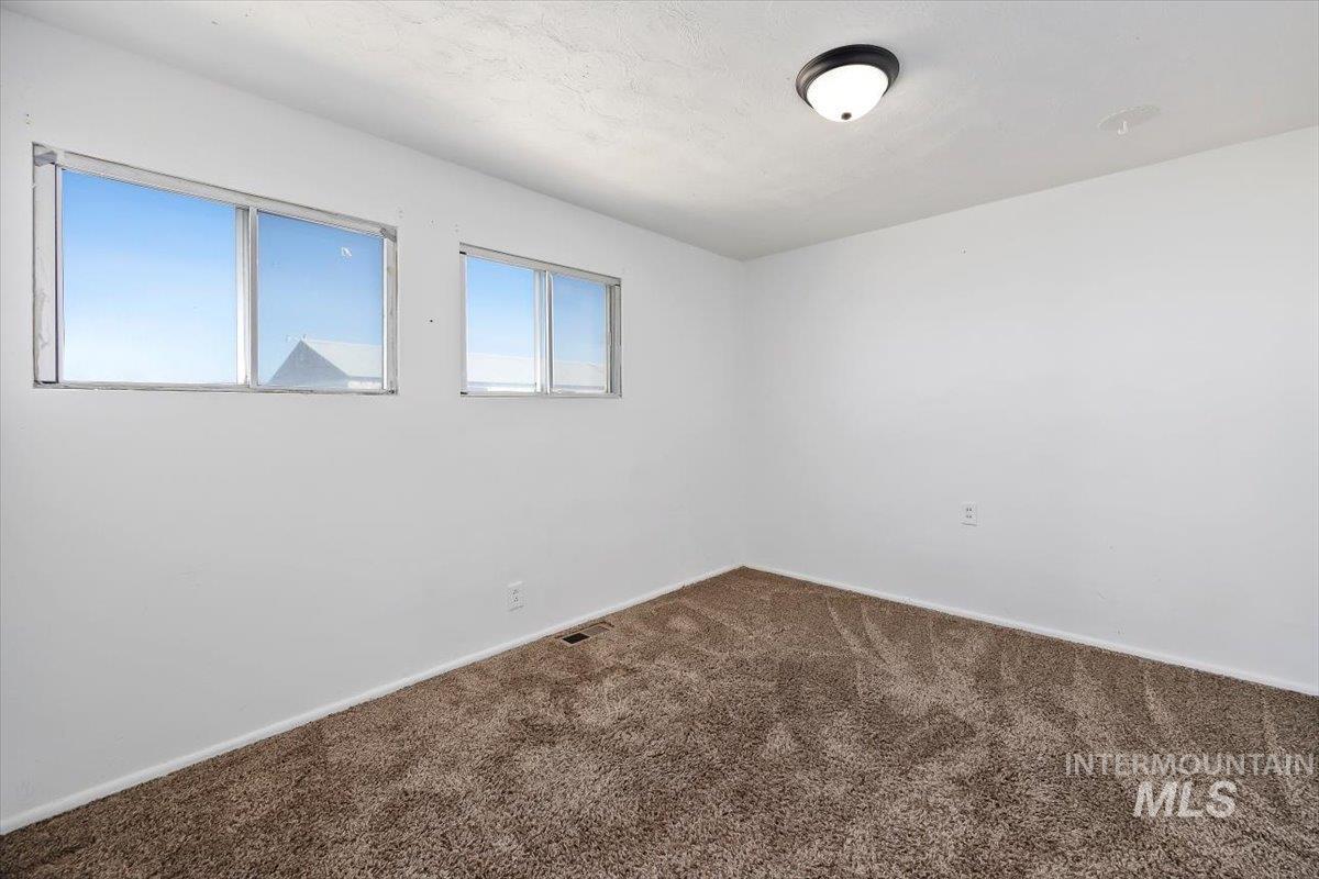 342 W Railroad Ave Property Photo 18