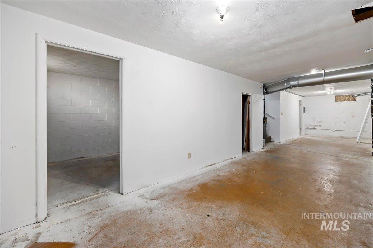 342 W Railroad Ave Property Photo 26