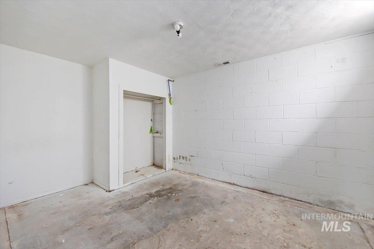 342 W Railroad Ave Property Photo 27