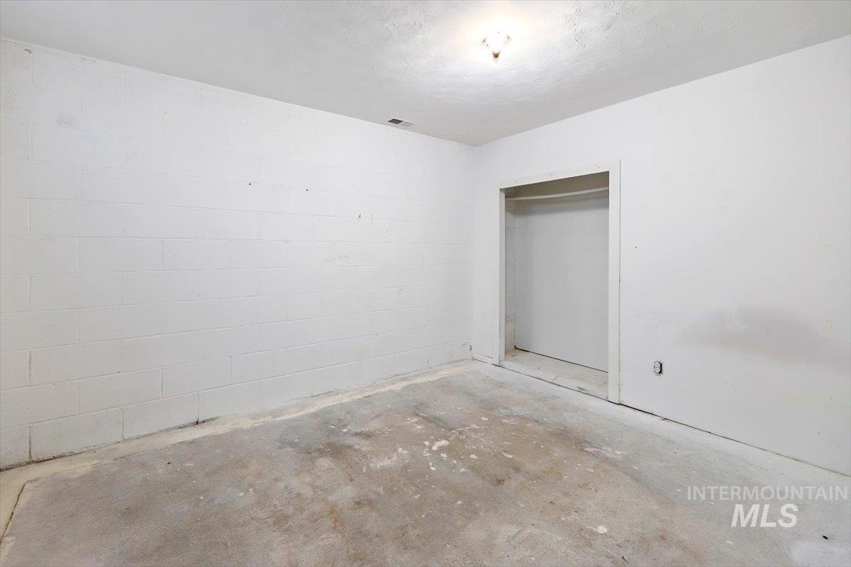 342 W Railroad Ave Property Photo 28