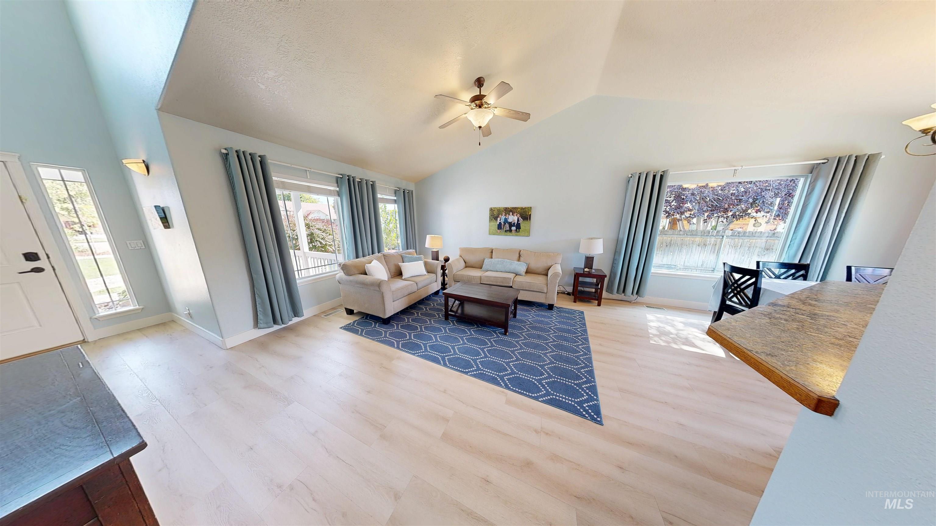 3389 N Yellow Peak Property Photo 5