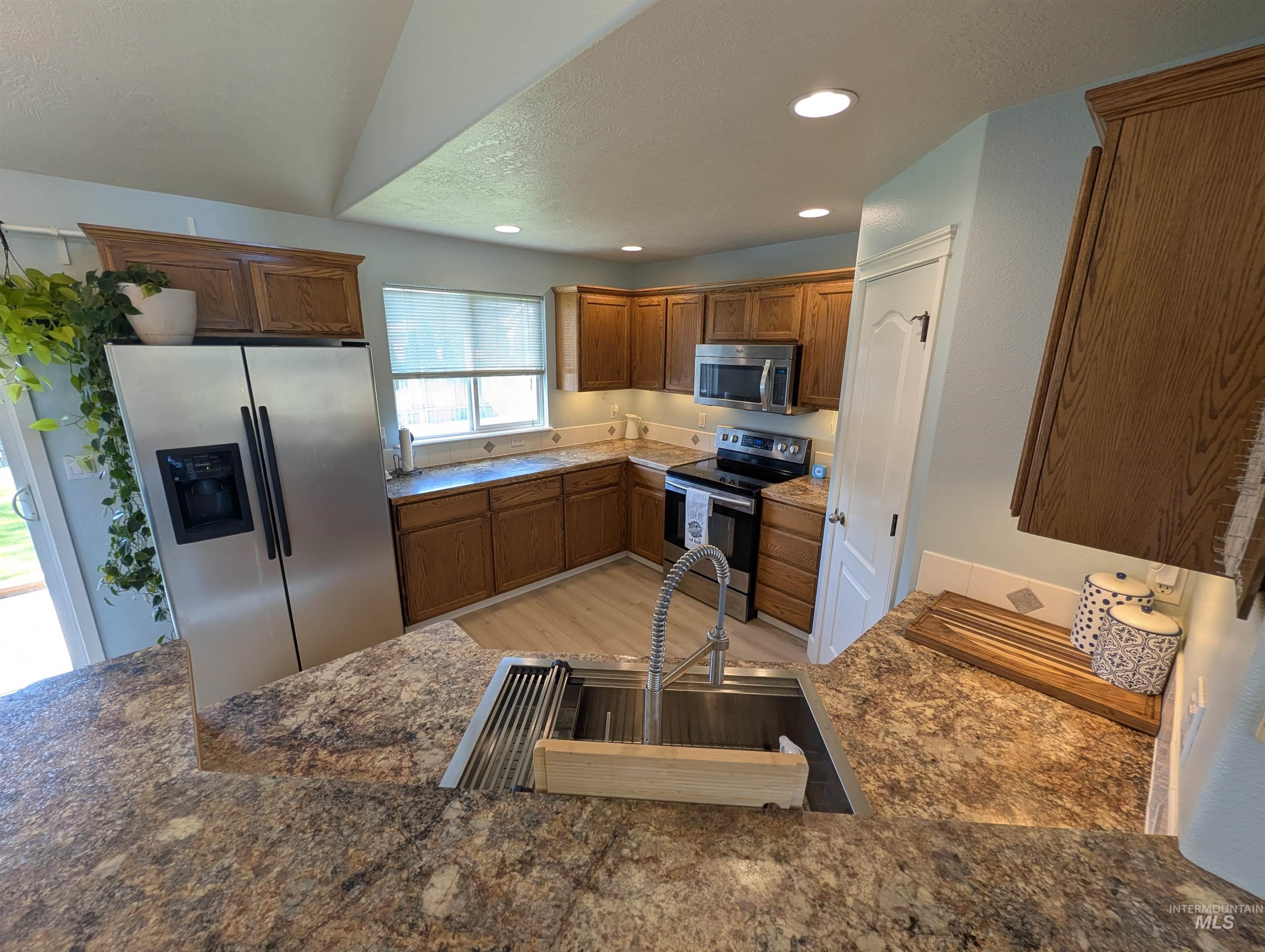 3389 N Yellow Peak Property Photo 12