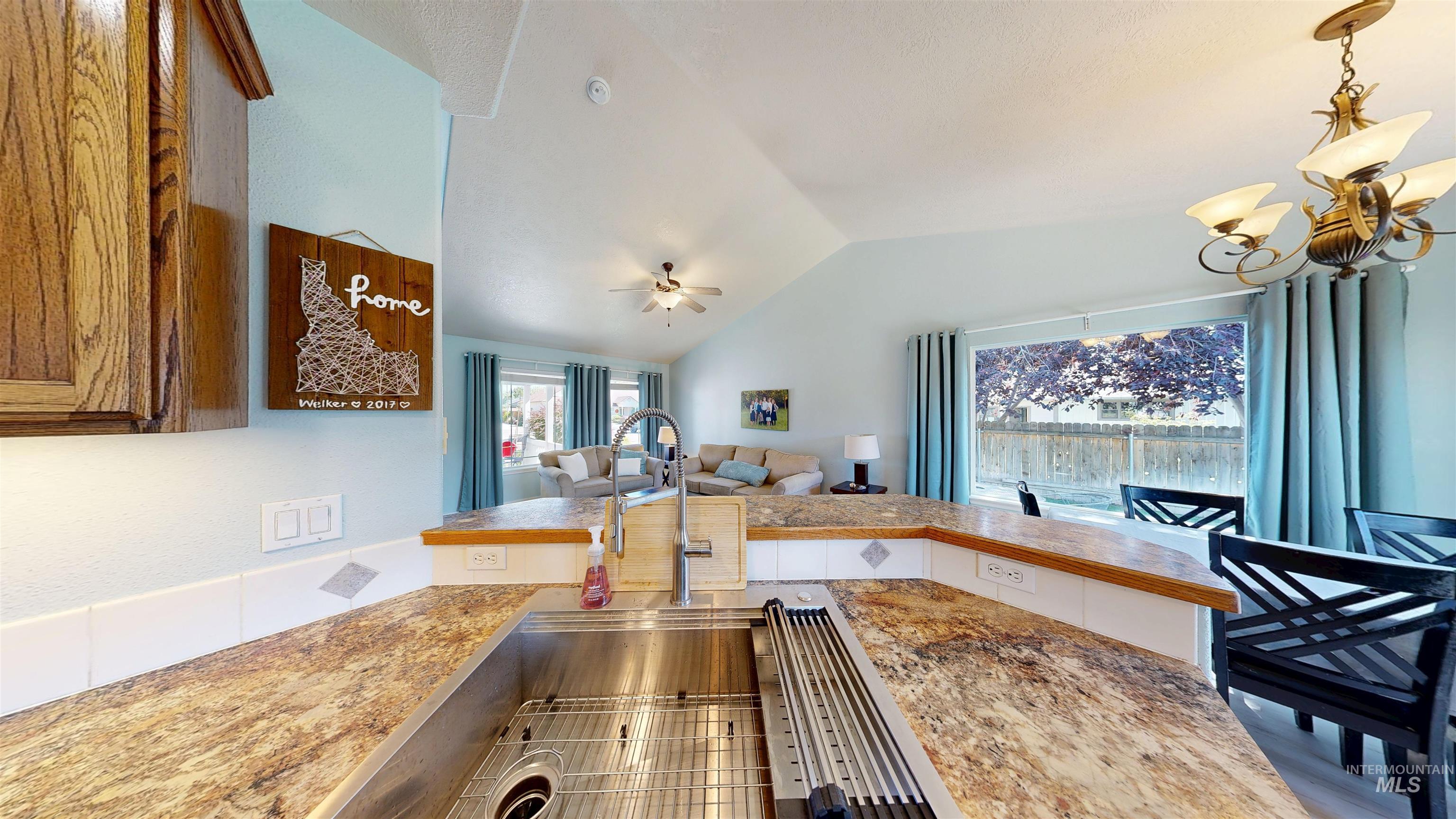 3389 N Yellow Peak Property Photo 13
