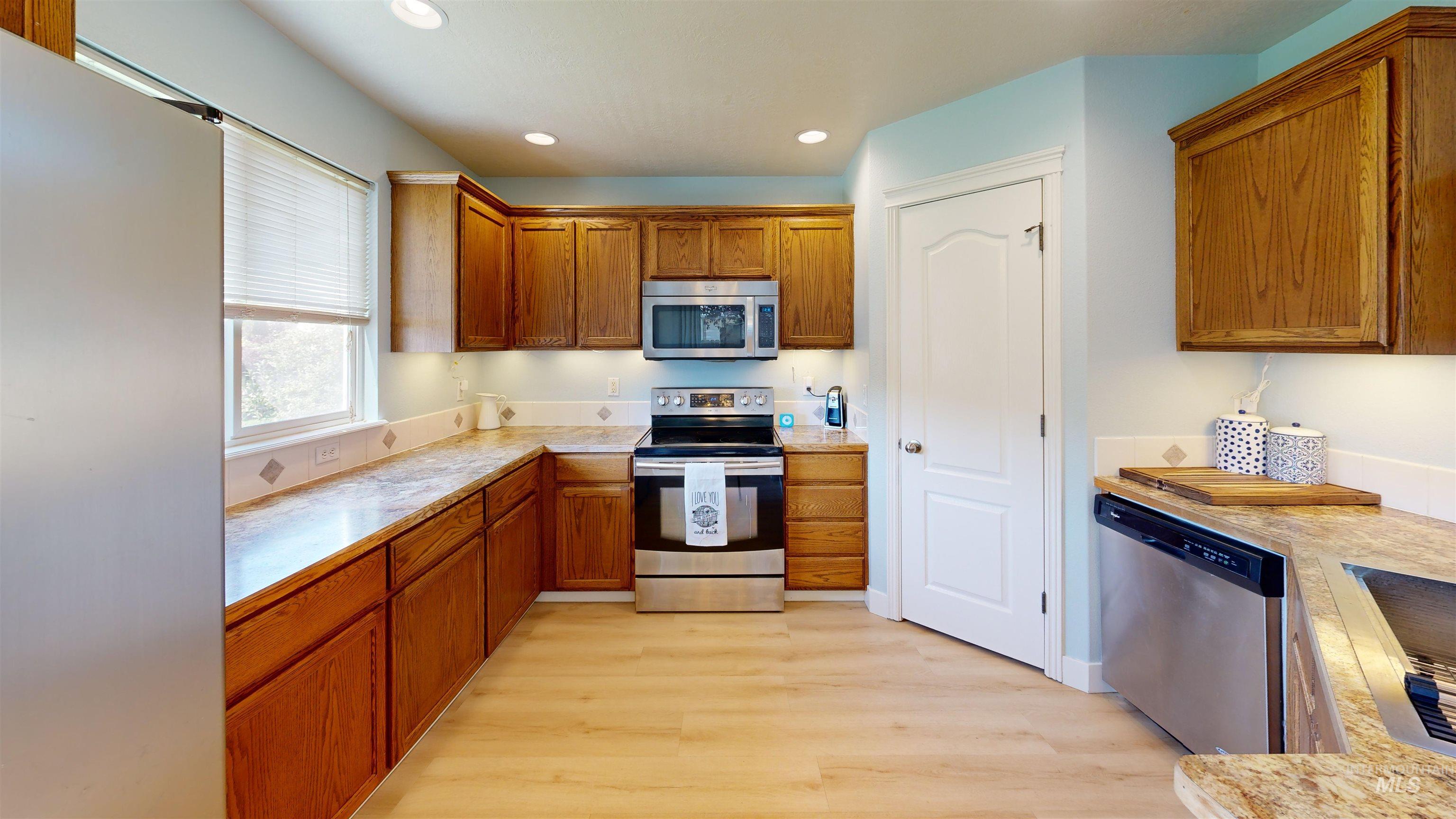 3389 N Yellow Peak Property Photo 14