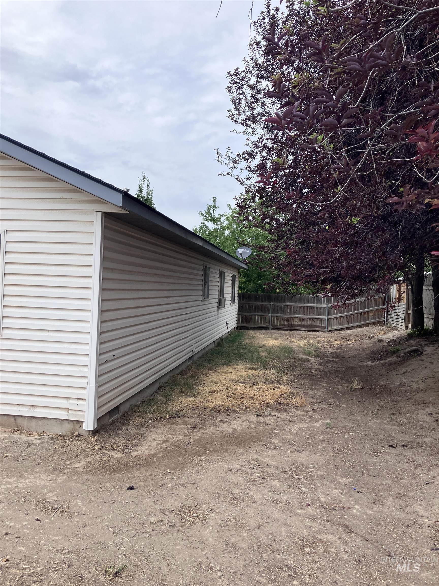 659 Cobra Court Property Photo 2
