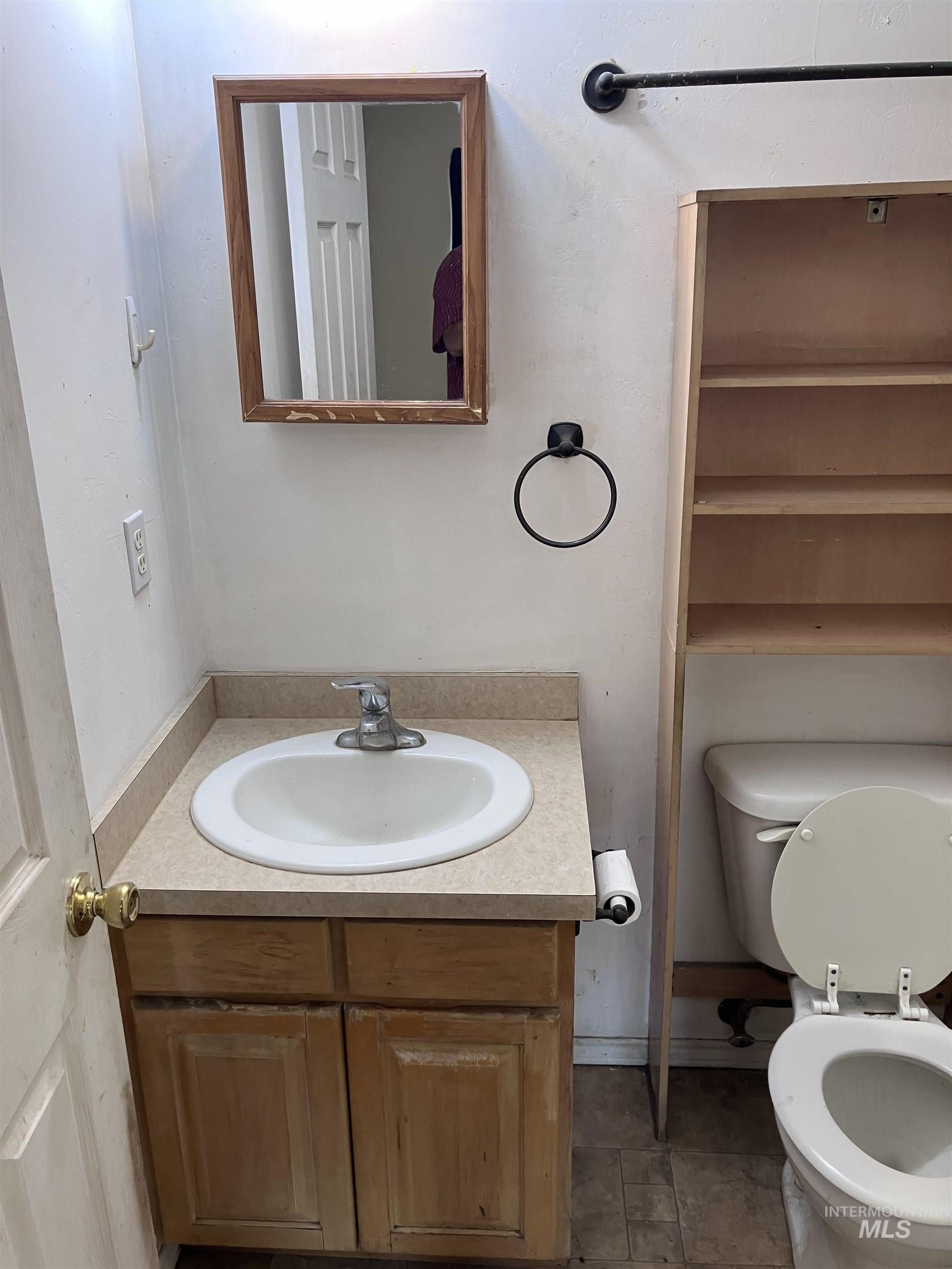 659 Cobra Court Property Photo 6