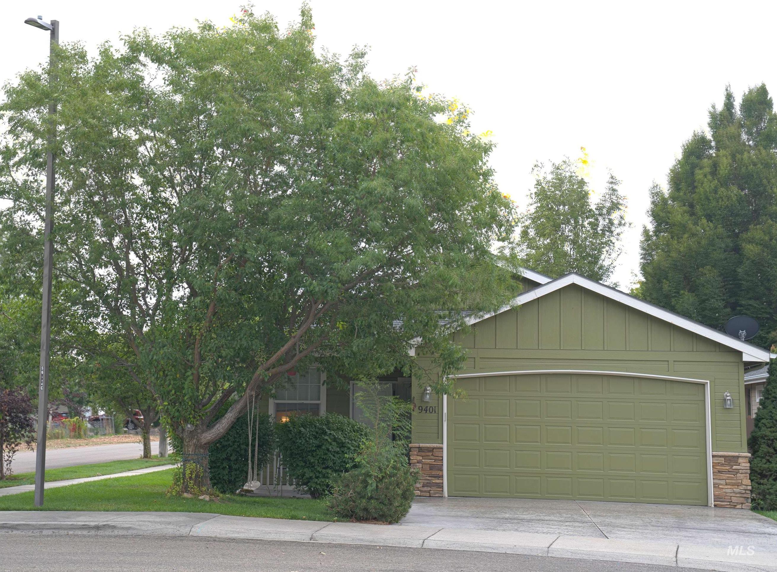 9401 W Granger Ct Property Photo 1