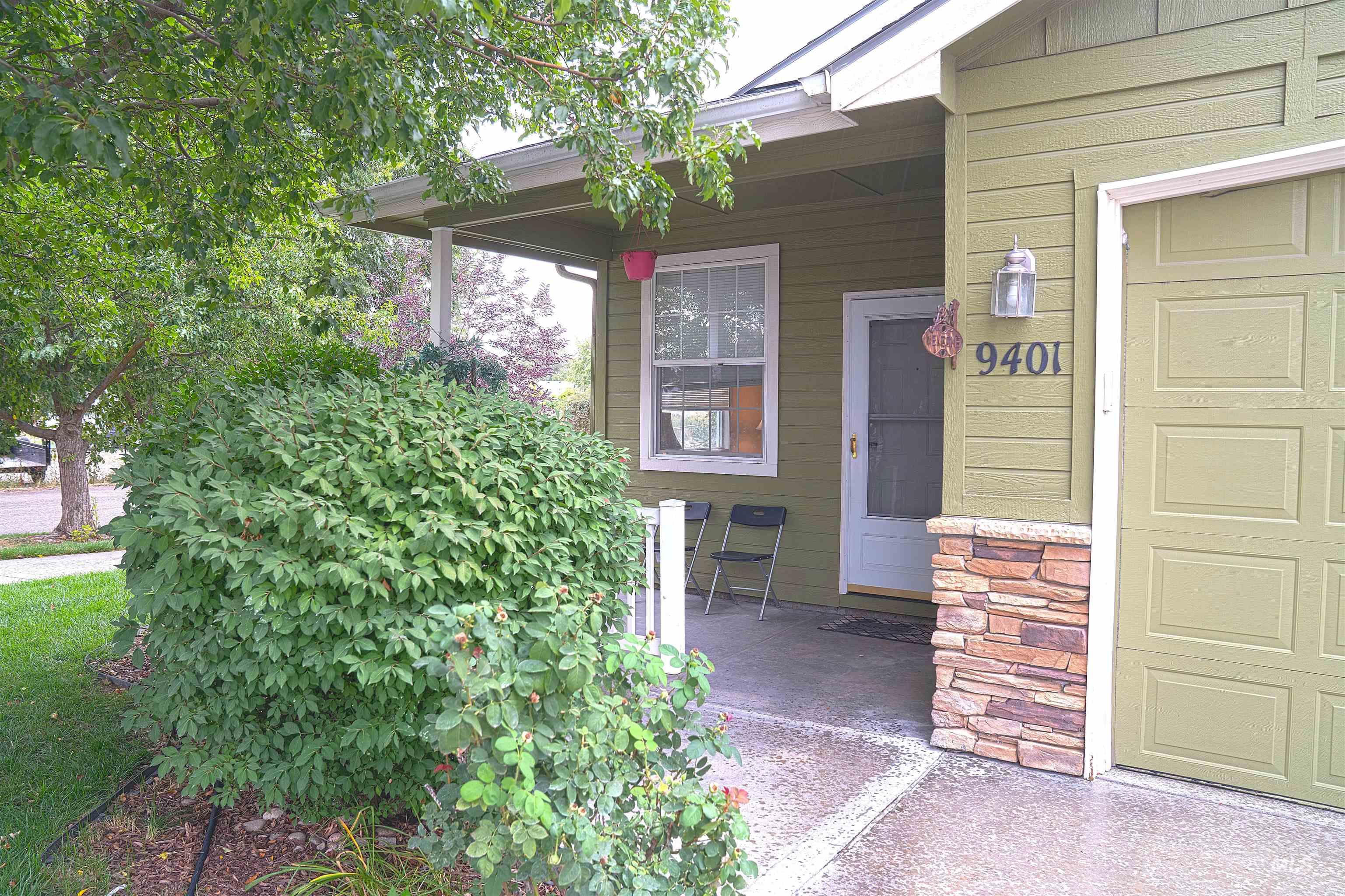 9401 W Granger Ct Property Photo 2