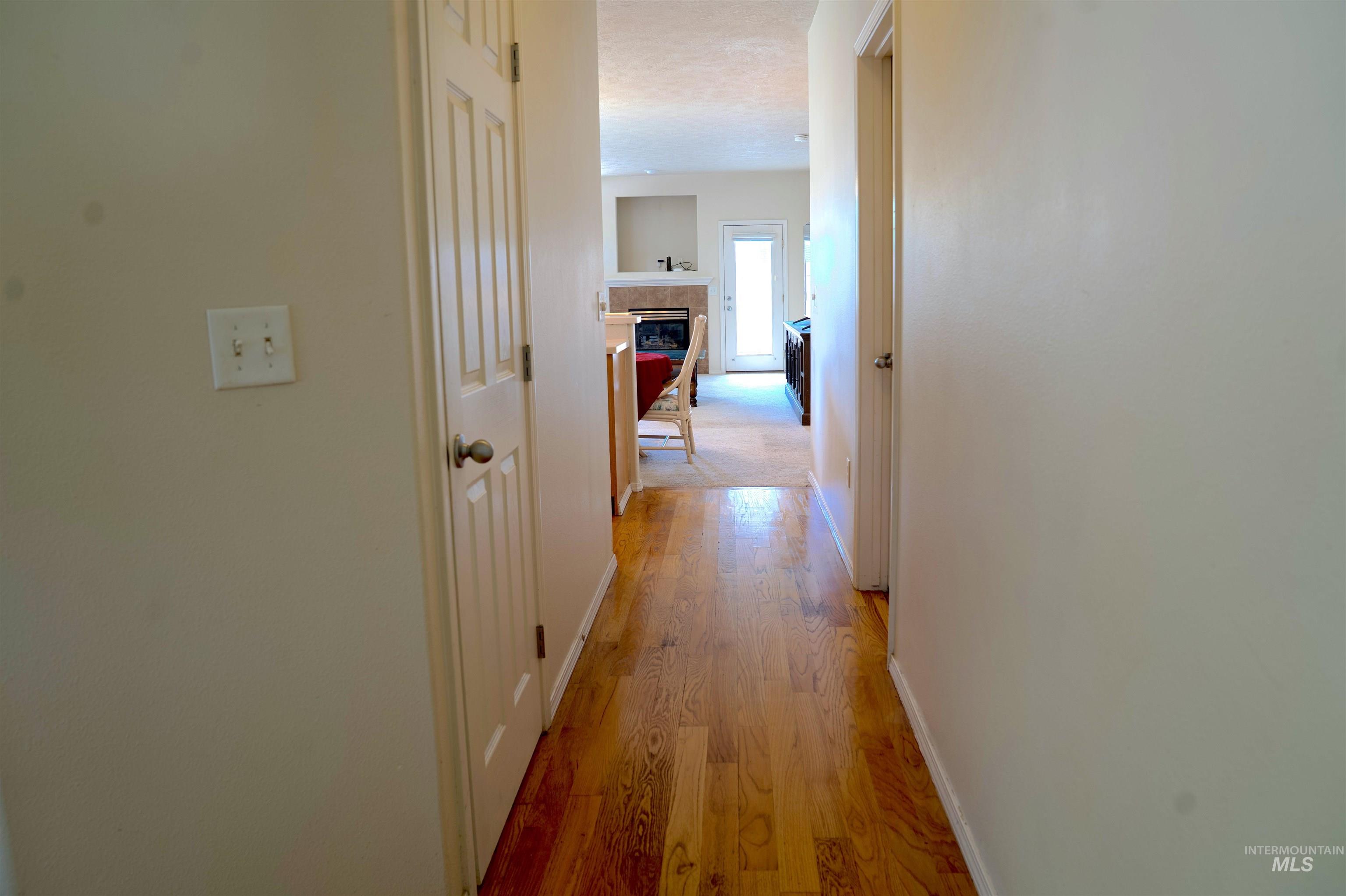 9401 W Granger Ct Property Photo 5