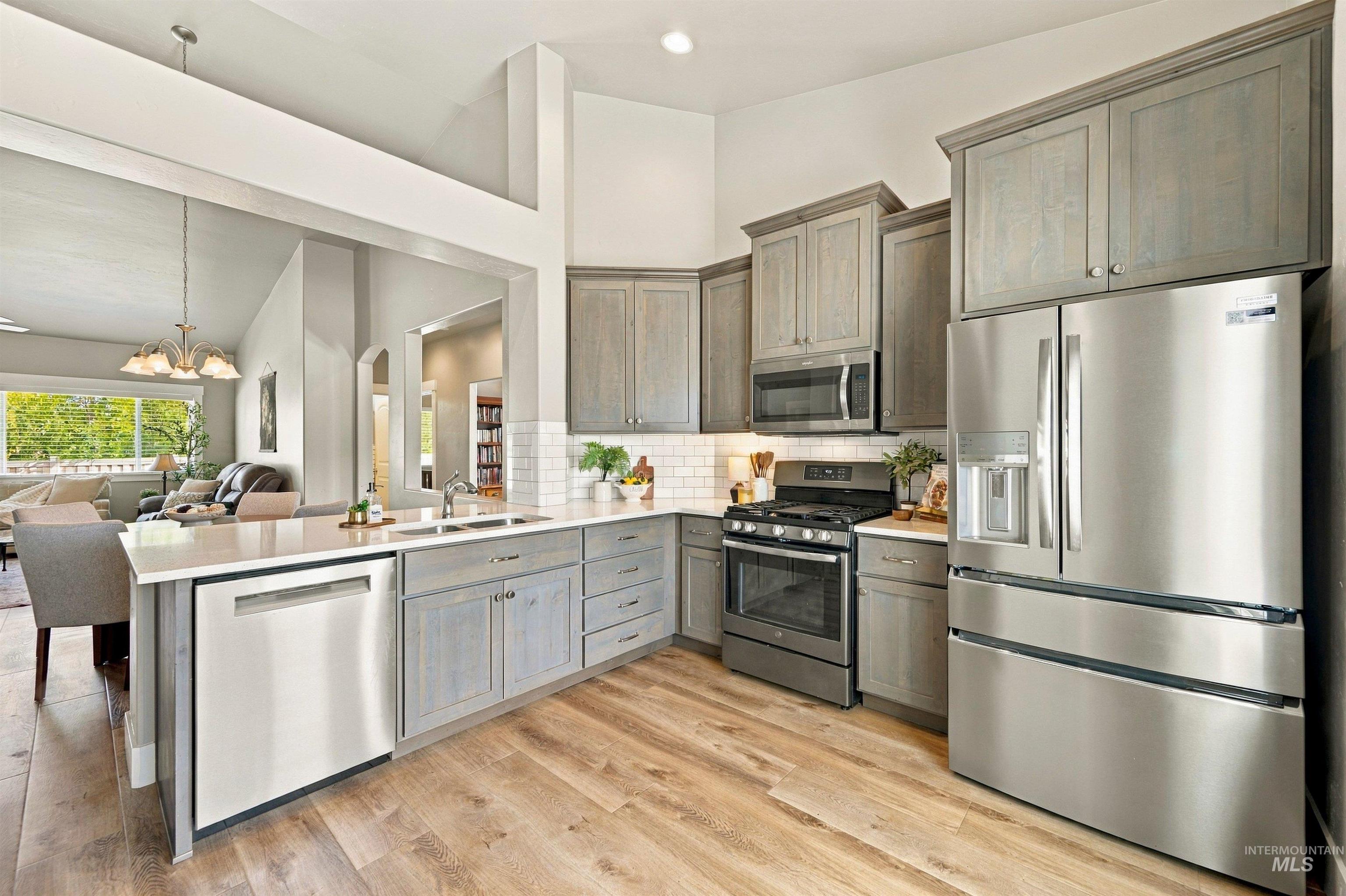 1656 Spring Creek Ave. Property Photo 2
