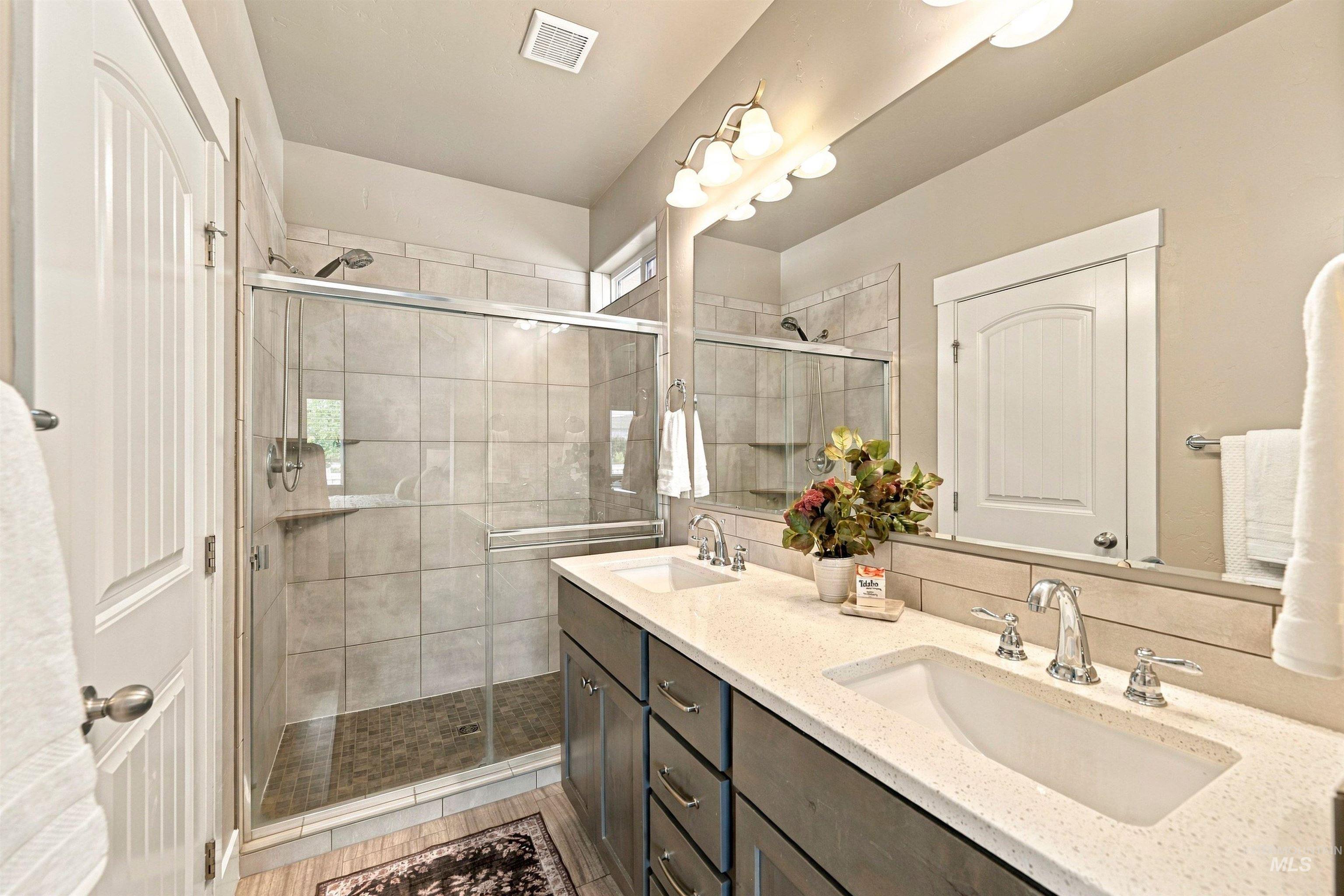 1656 Spring Creek Ave. Property Photo 5