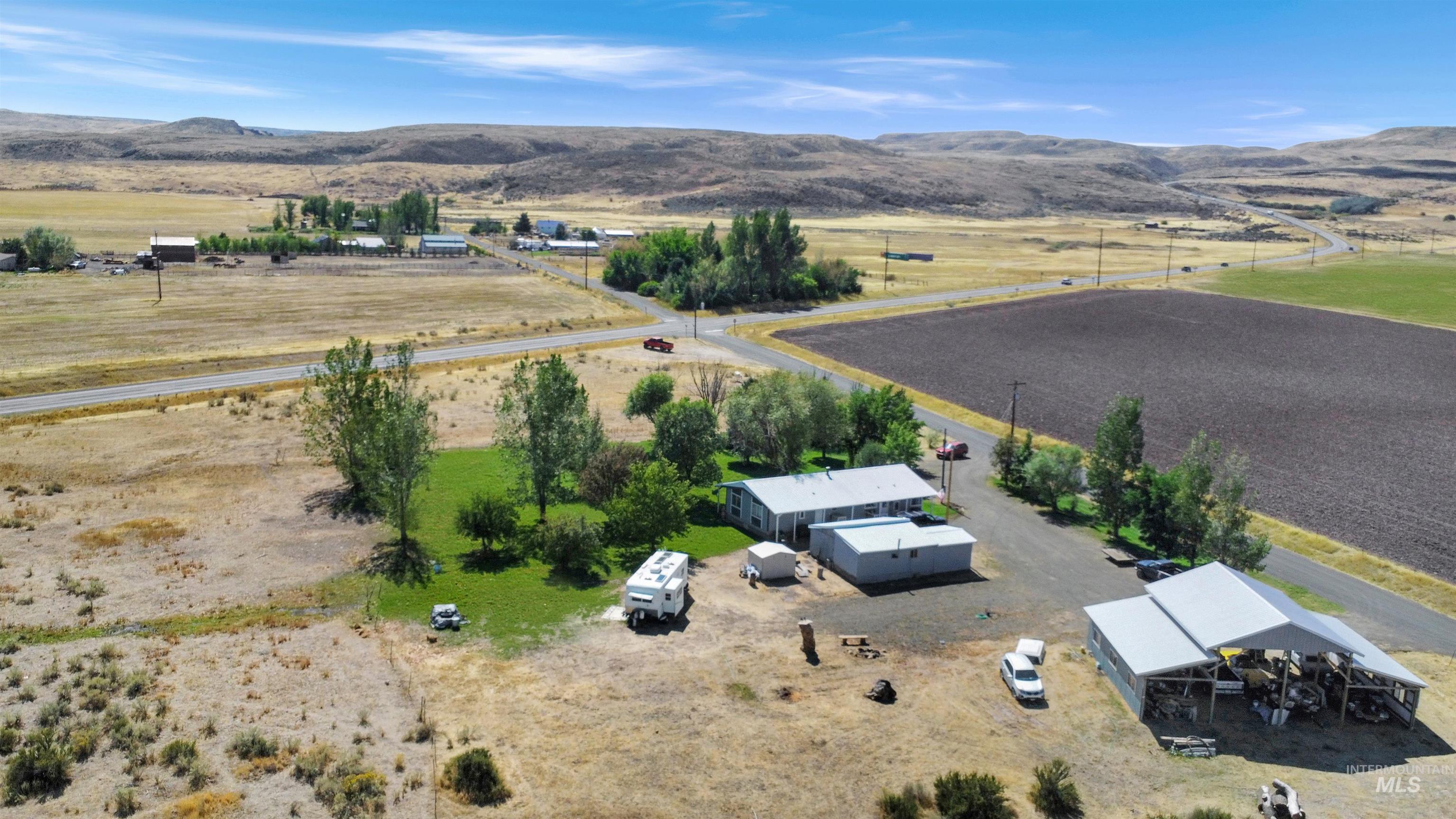 2110 Sage Creek Rd Property Photo 4