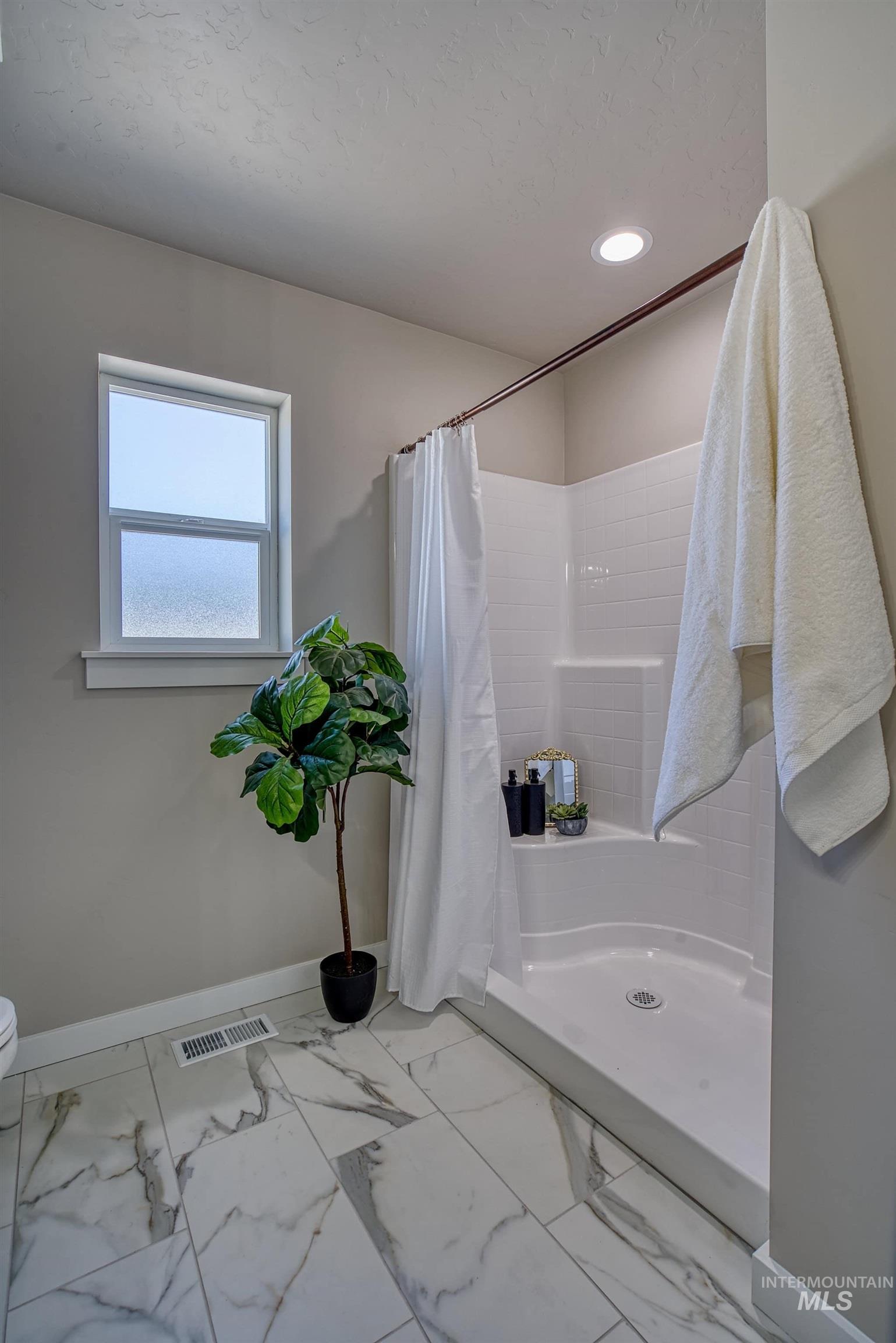 920 Campbel St Property Photo 24