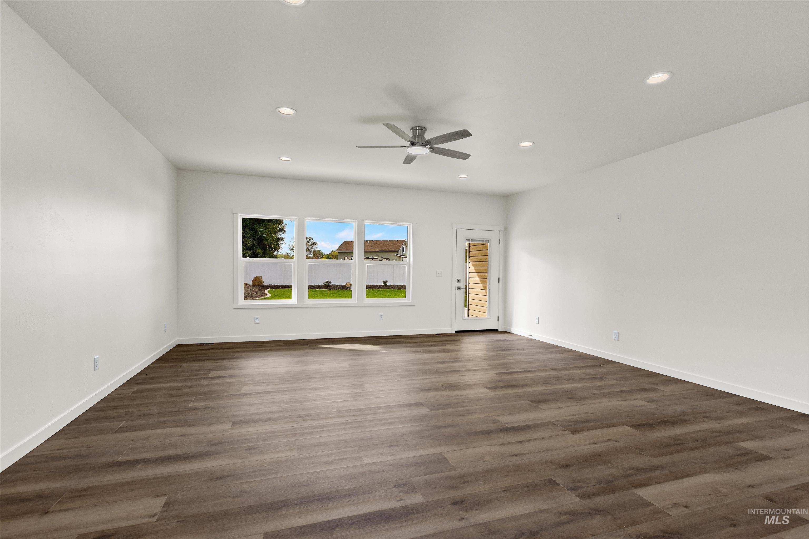 923 Aiken Ave Property Photo 17