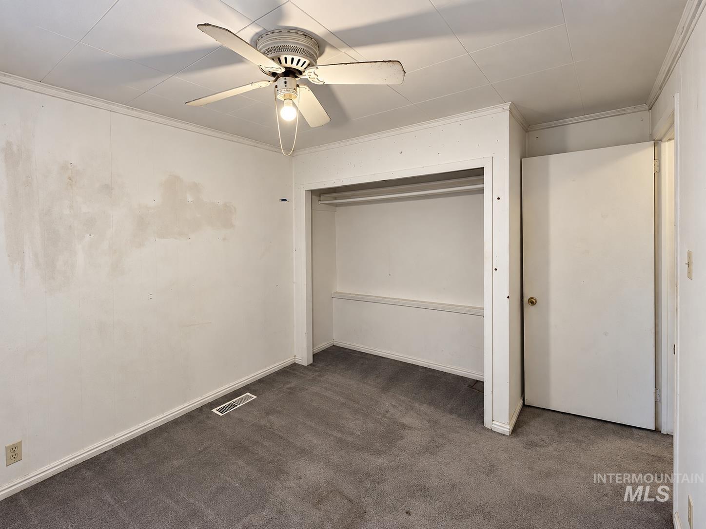308 2nd Ave E Property Photo 5