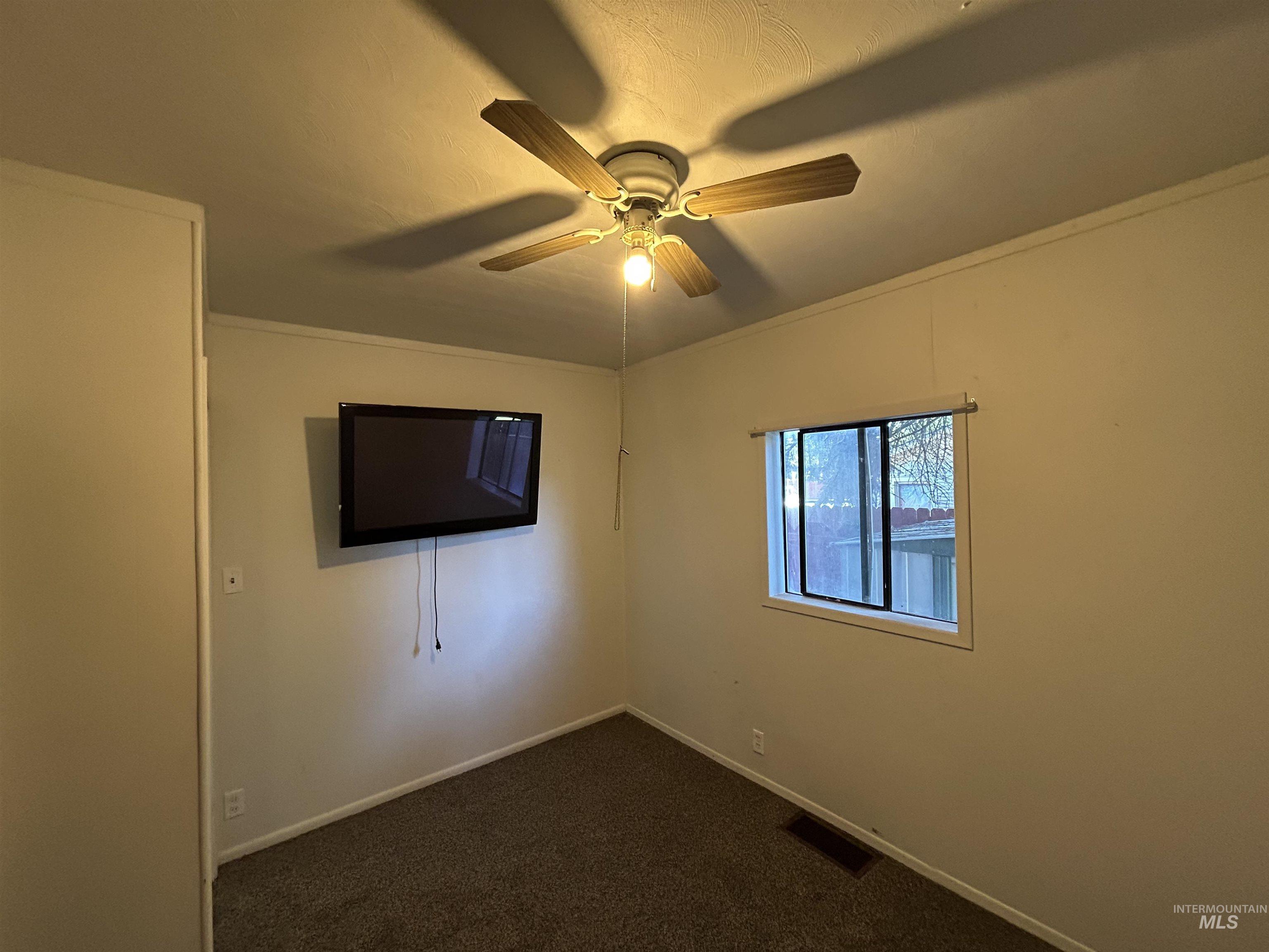 308 2nd Ave E Property Photo 15
