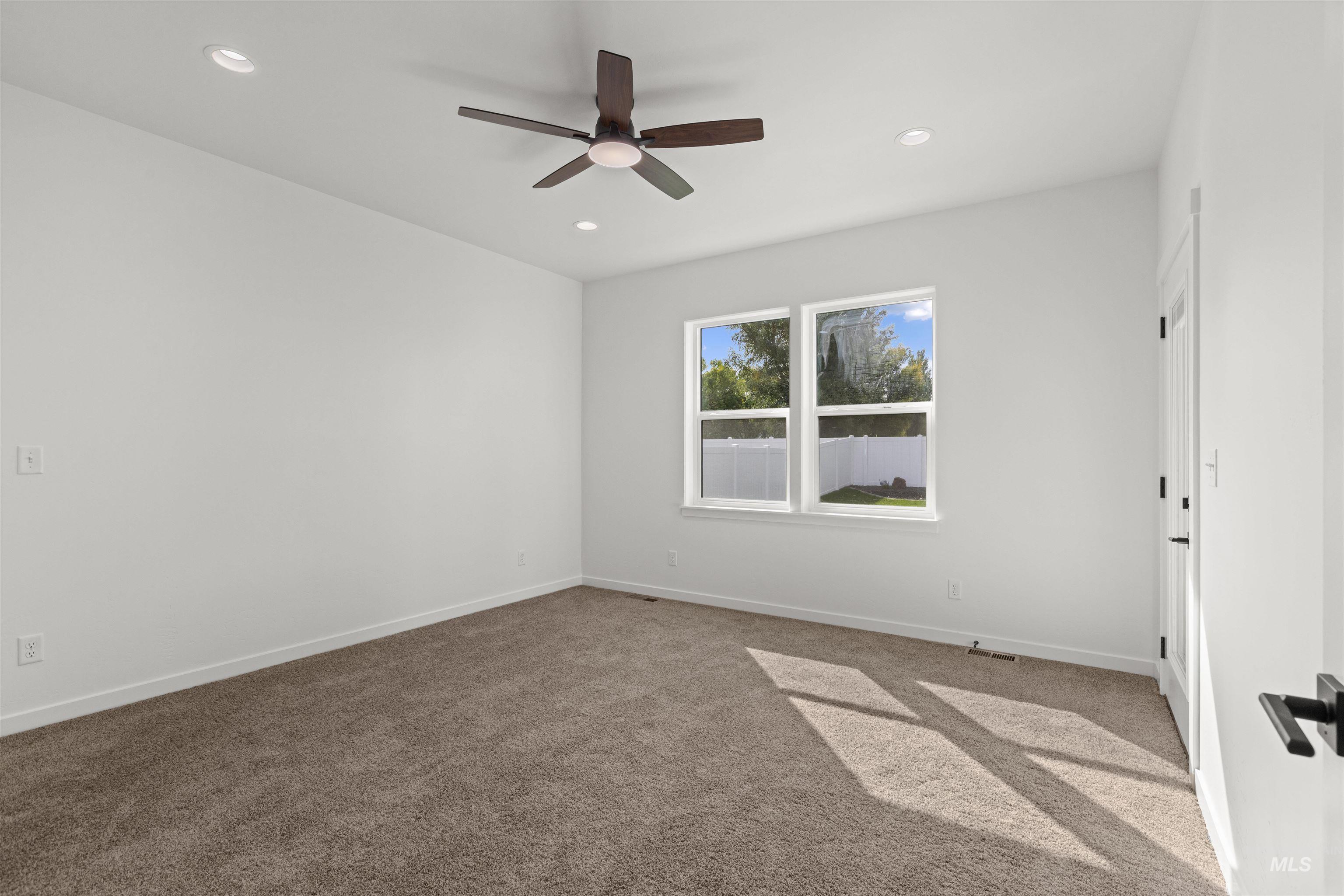 929 Aiken Ave Property Photo 30