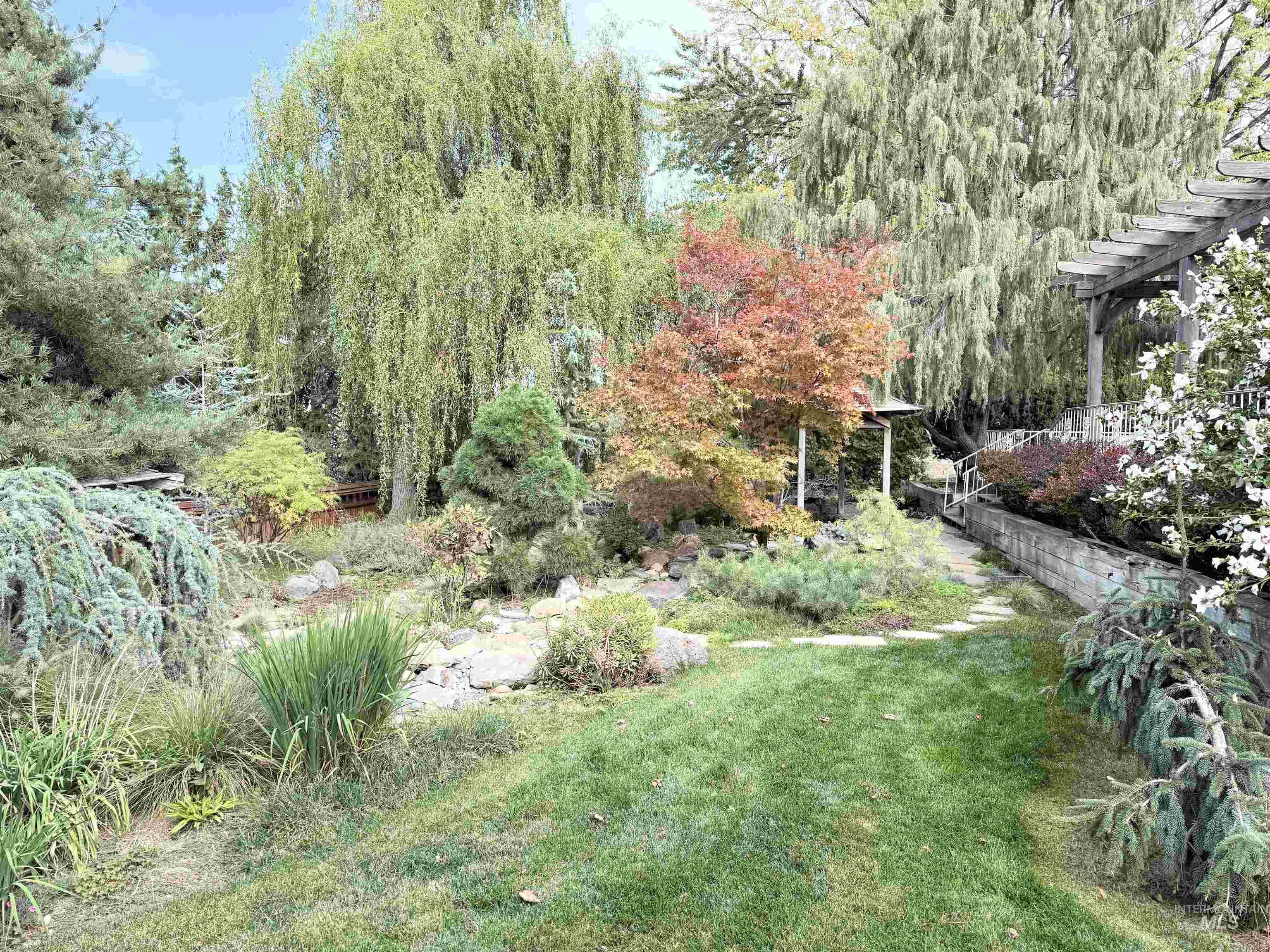 2630 E Franklin Rd Property Photo 7