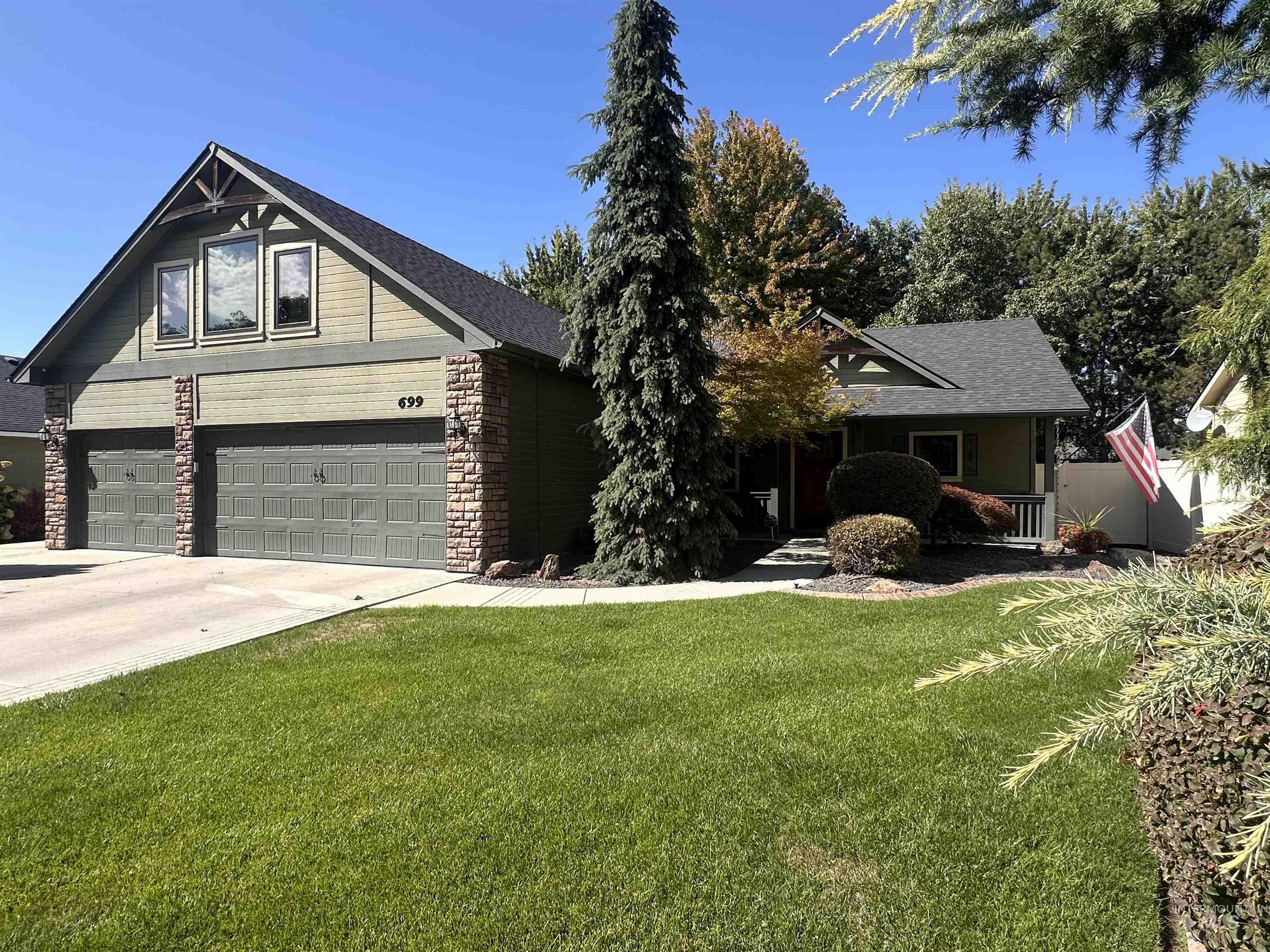 699 N SHADOWRIDGE Property Photo 1