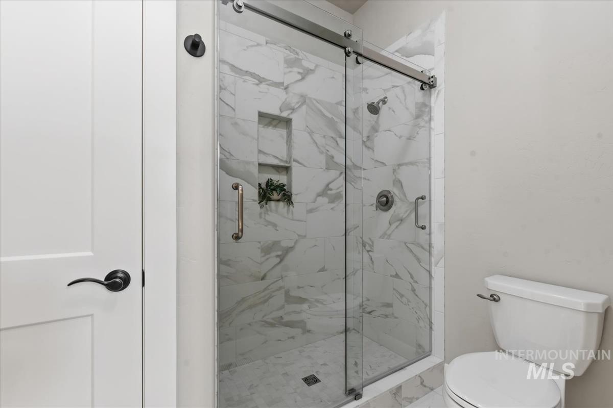541 Bass Run Ln Property Photo 30