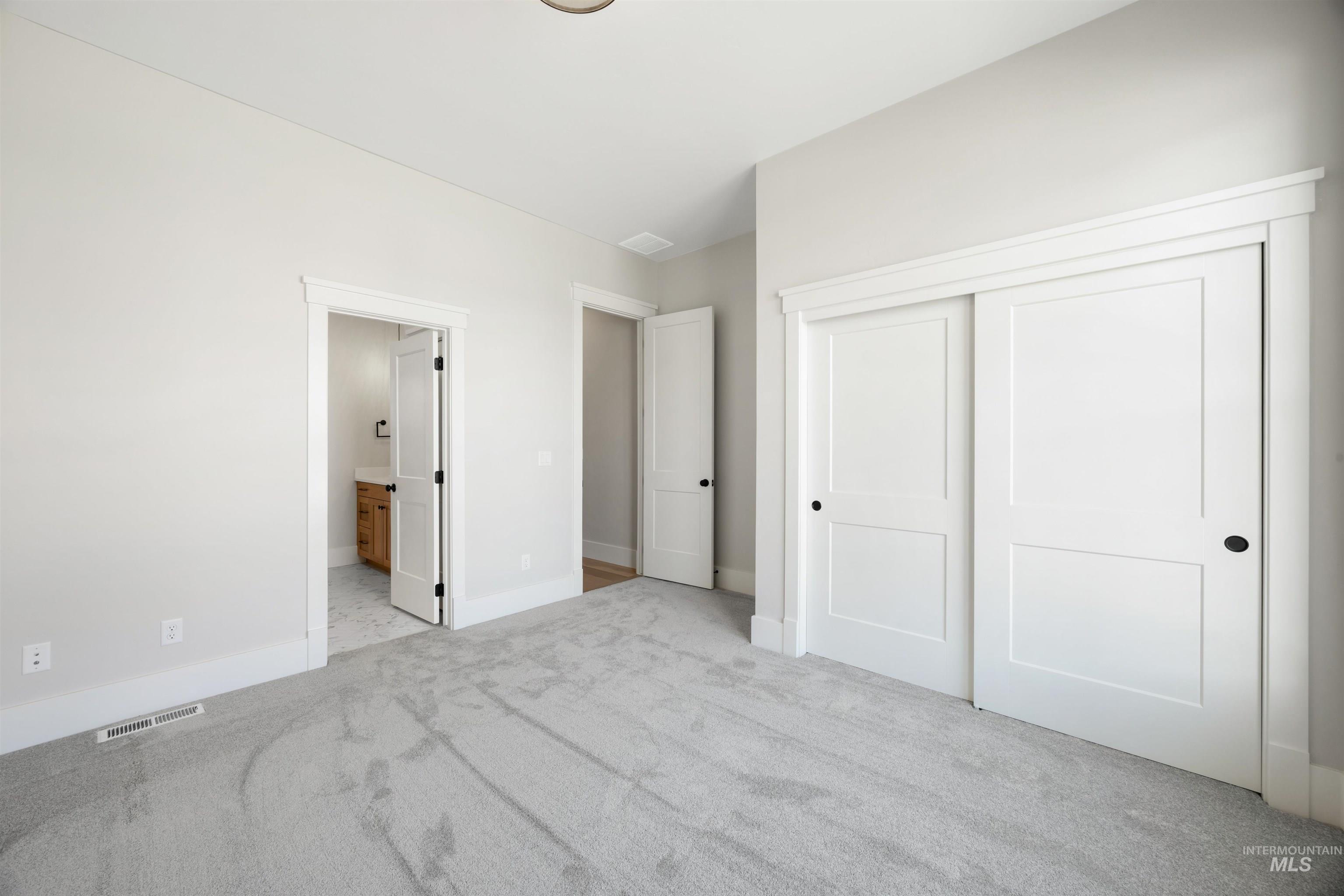 5996 S Highmark Ave. Property Photo 6