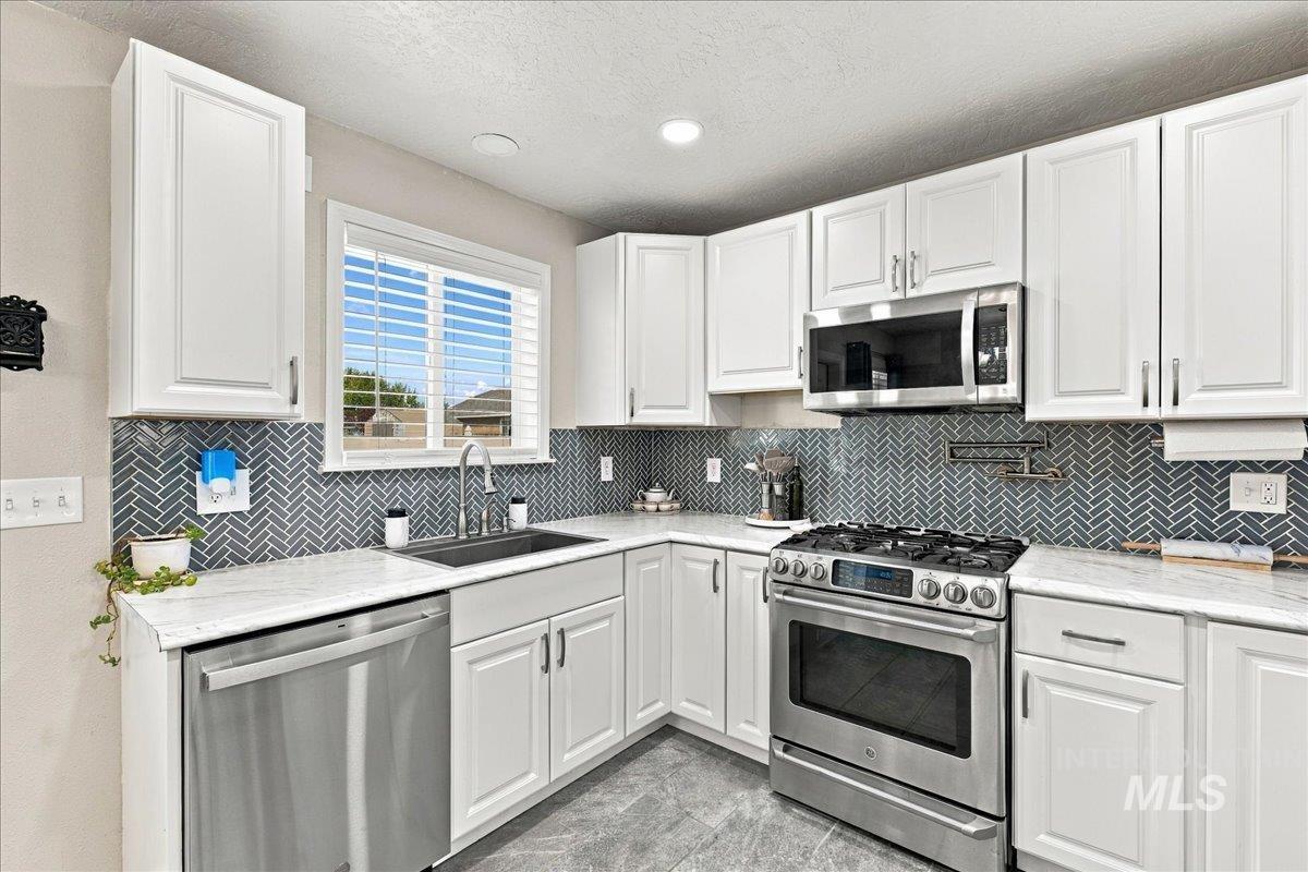 1337 N 2nd Street Property Photo 11