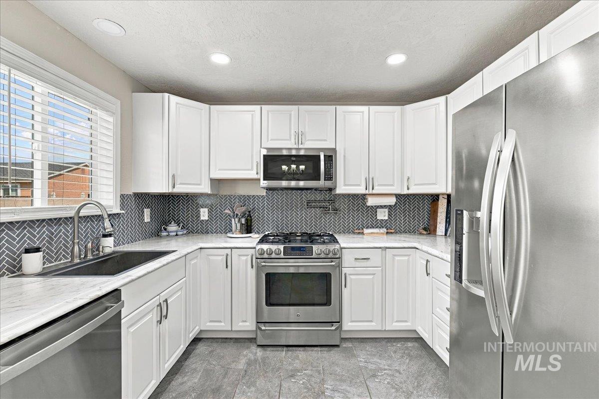 1337 N 2nd Street Property Photo 12