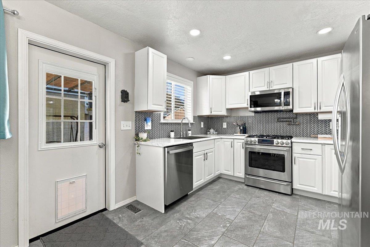 1337 N 2nd Street Property Photo 15