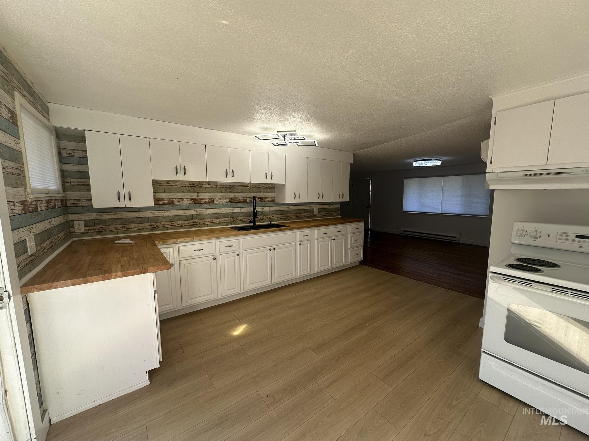 385 Anchor Property Photo 5