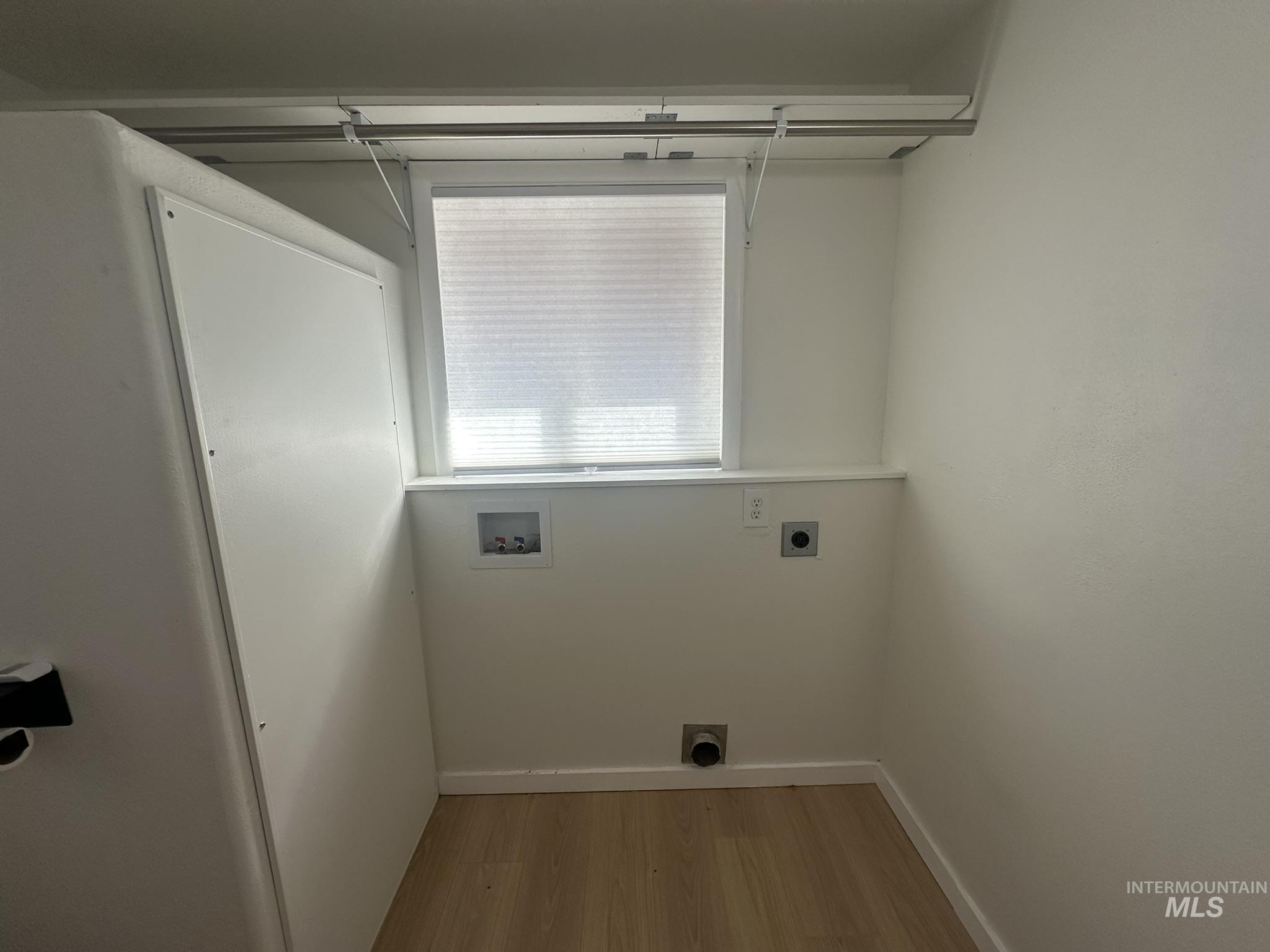385 Anchor Property Photo 12