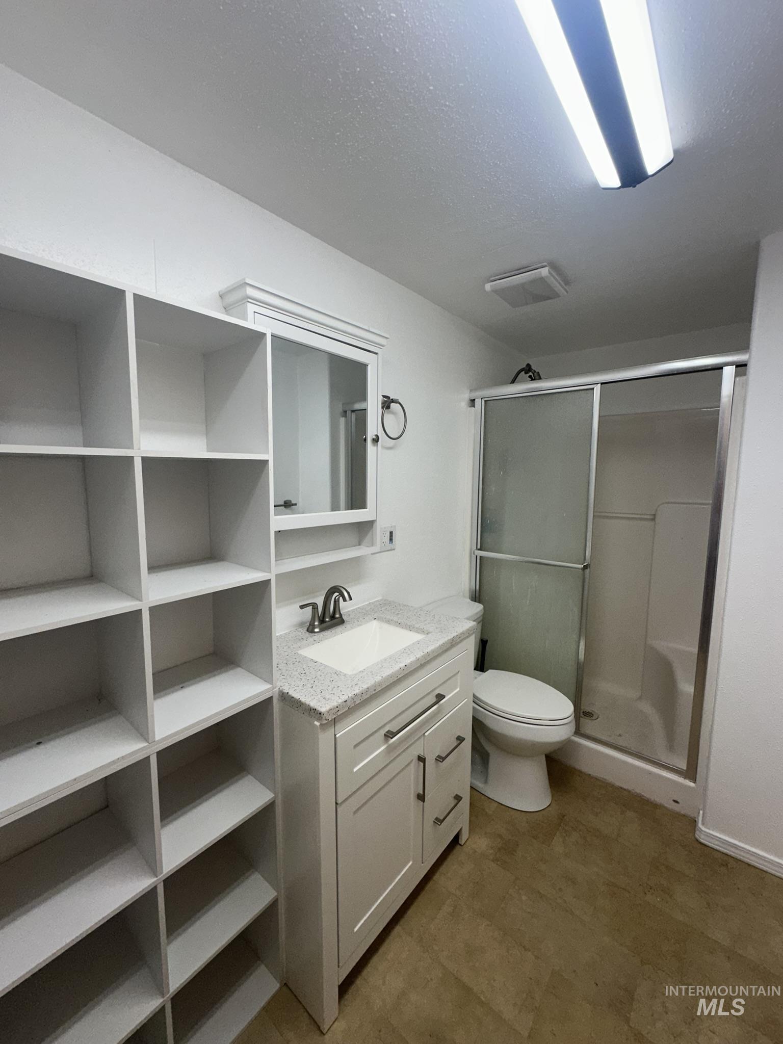 385 Anchor Property Photo 15