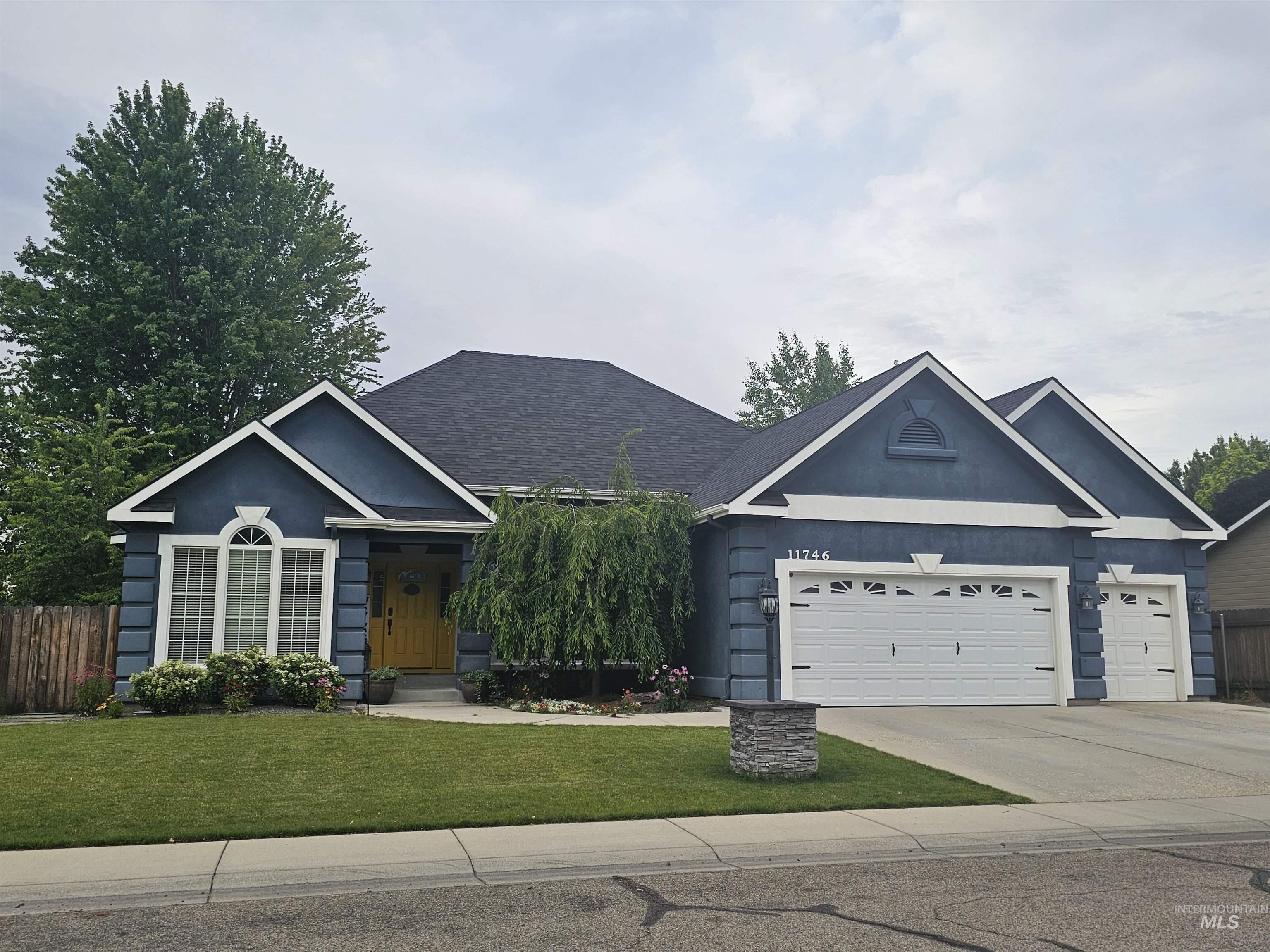 11746 W Daniel Dr Property Photo 1