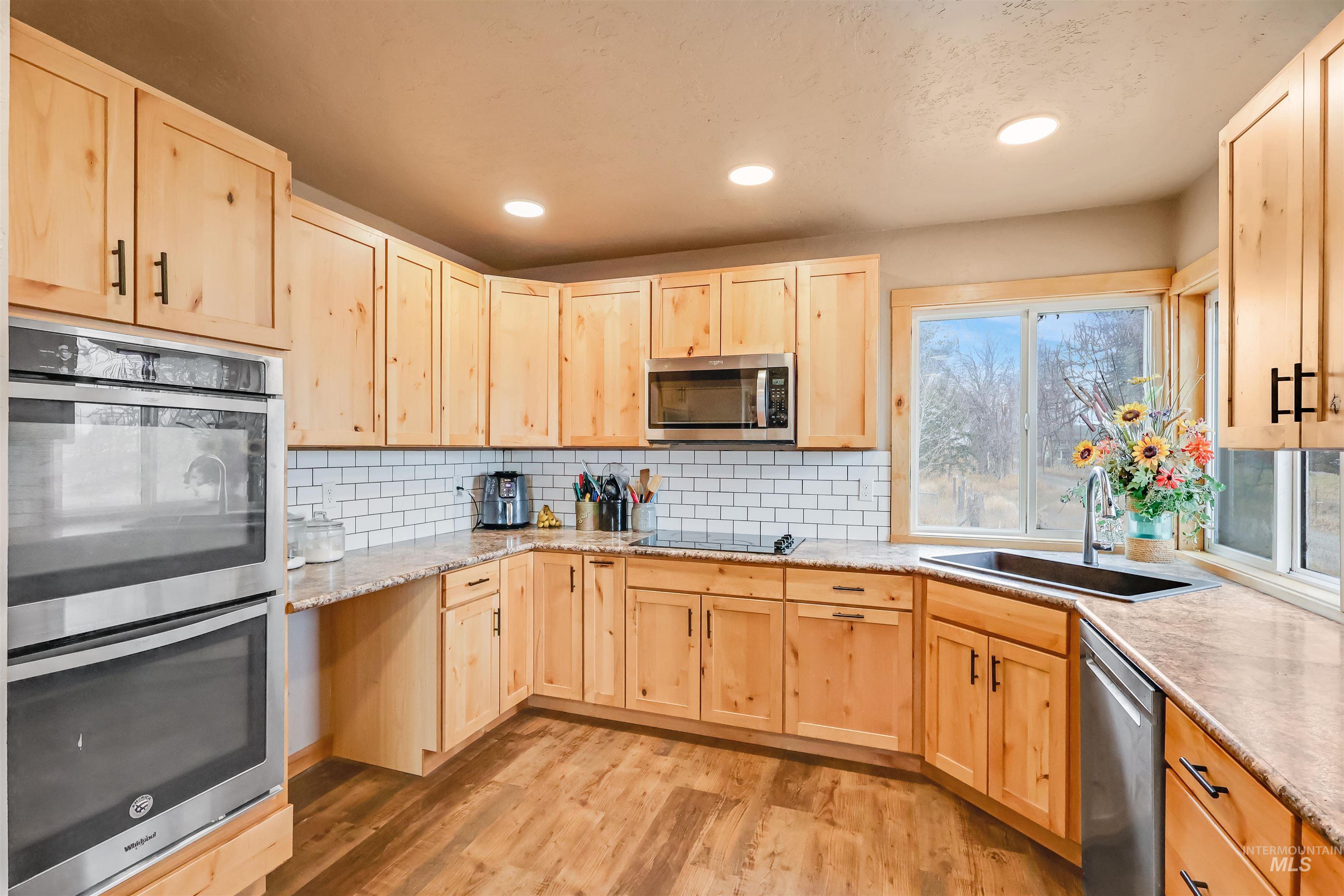 136 S 100 W Property Photo 2