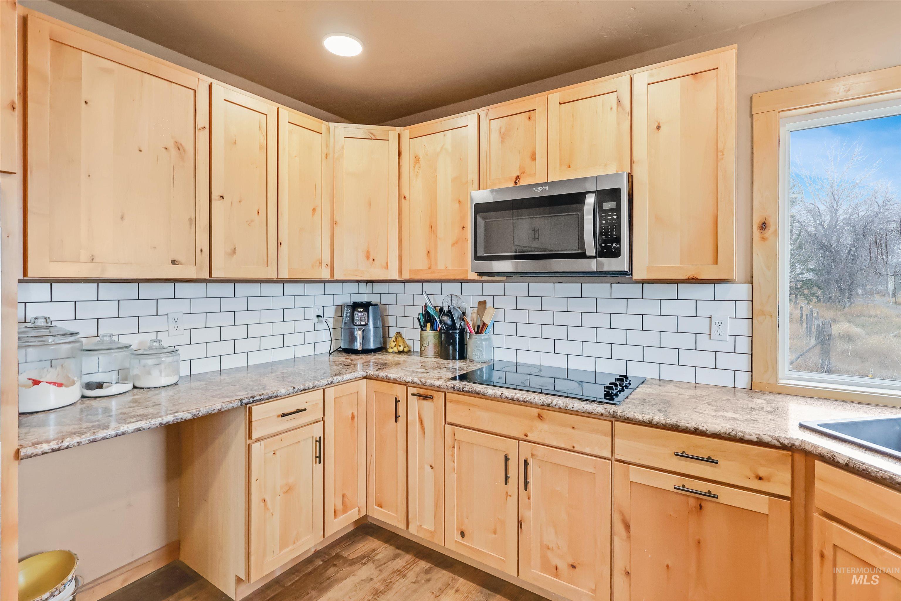 136 S 100 W Property Photo 4