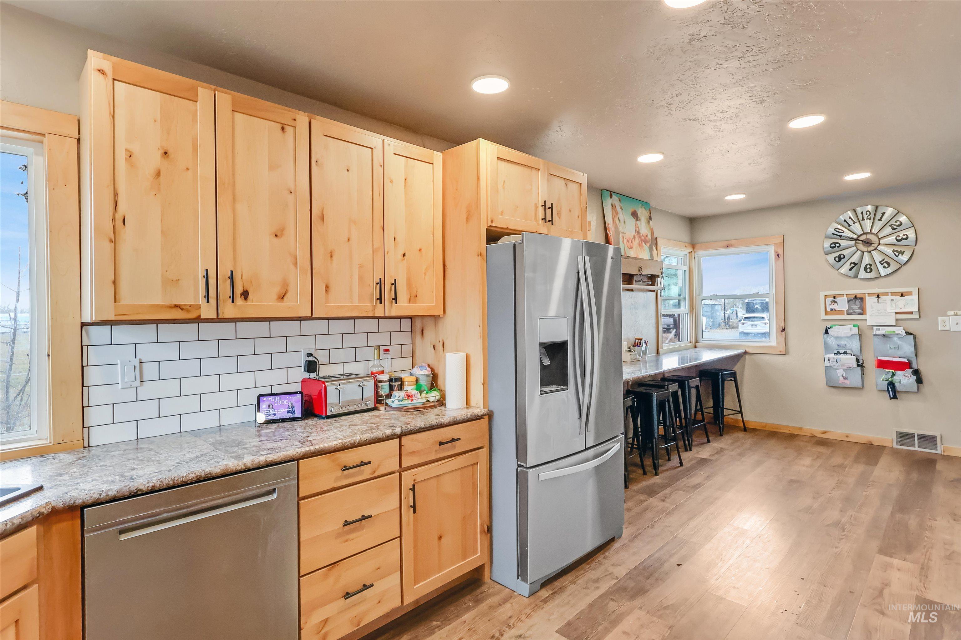 136 S 100 W Property Photo 5