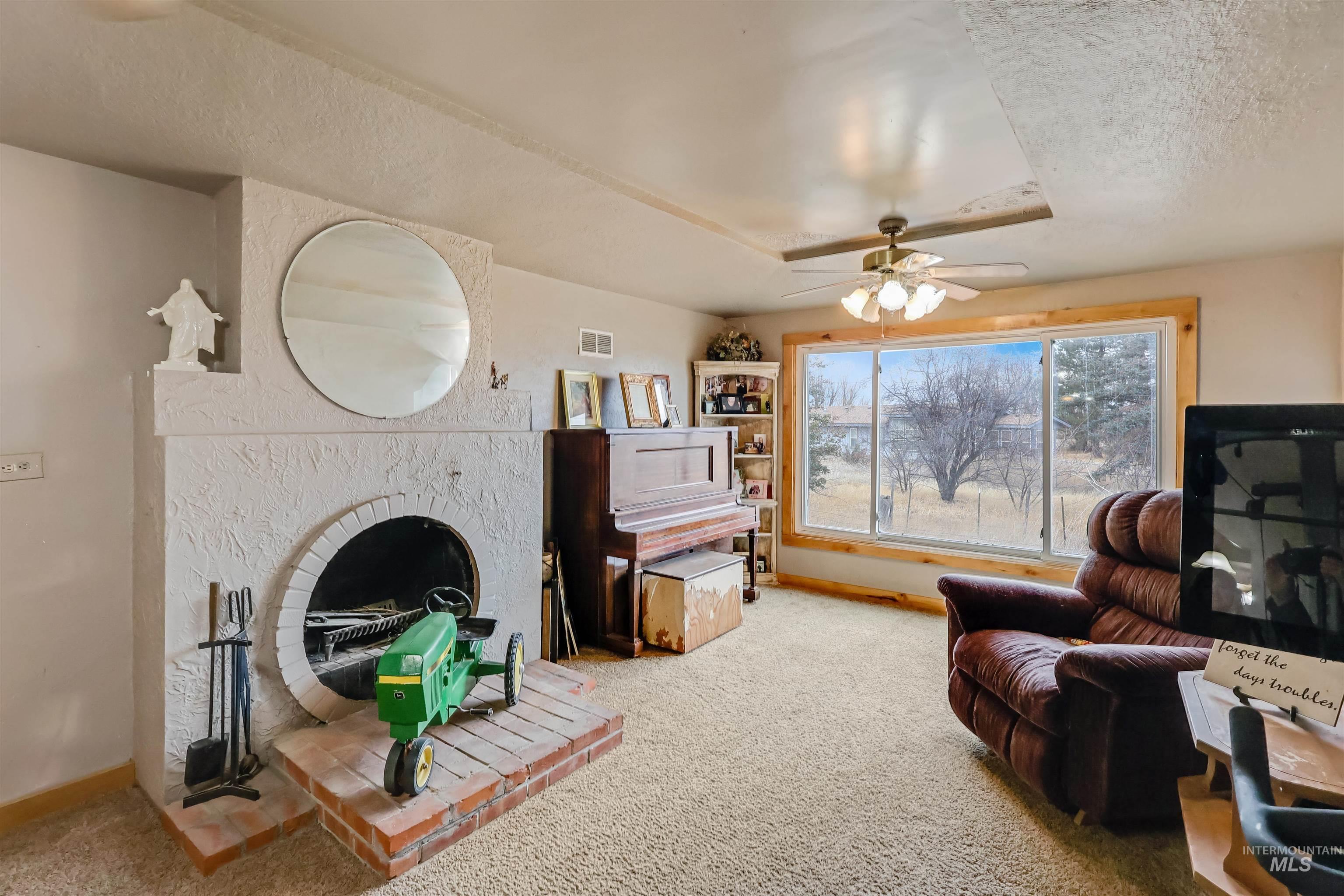 136 S 100 W Property Photo 14