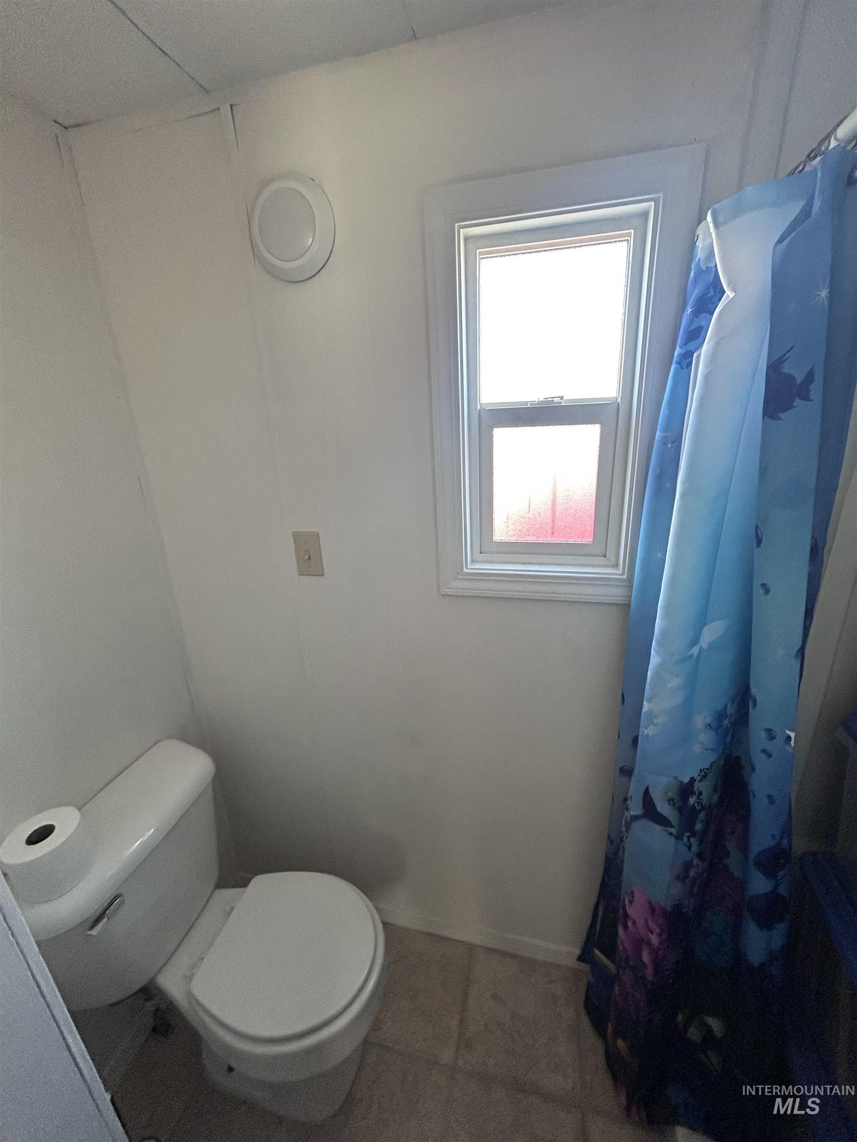 2205 E Linden St Property Photo 9