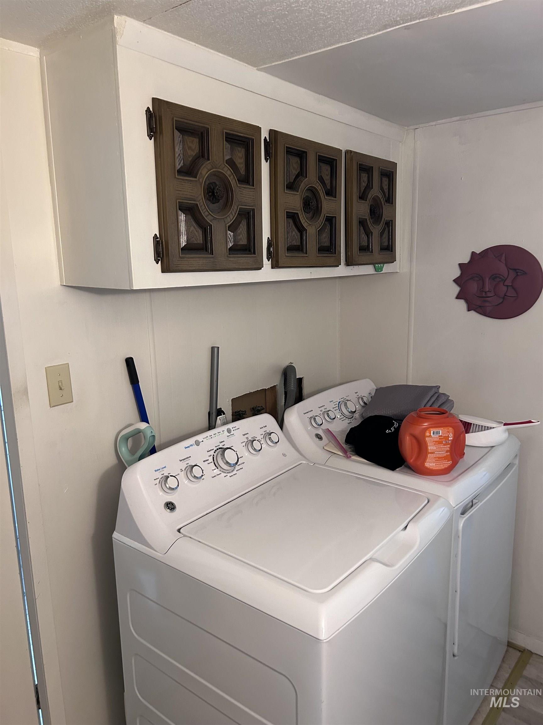 2205 E Linden St Property Photo 16