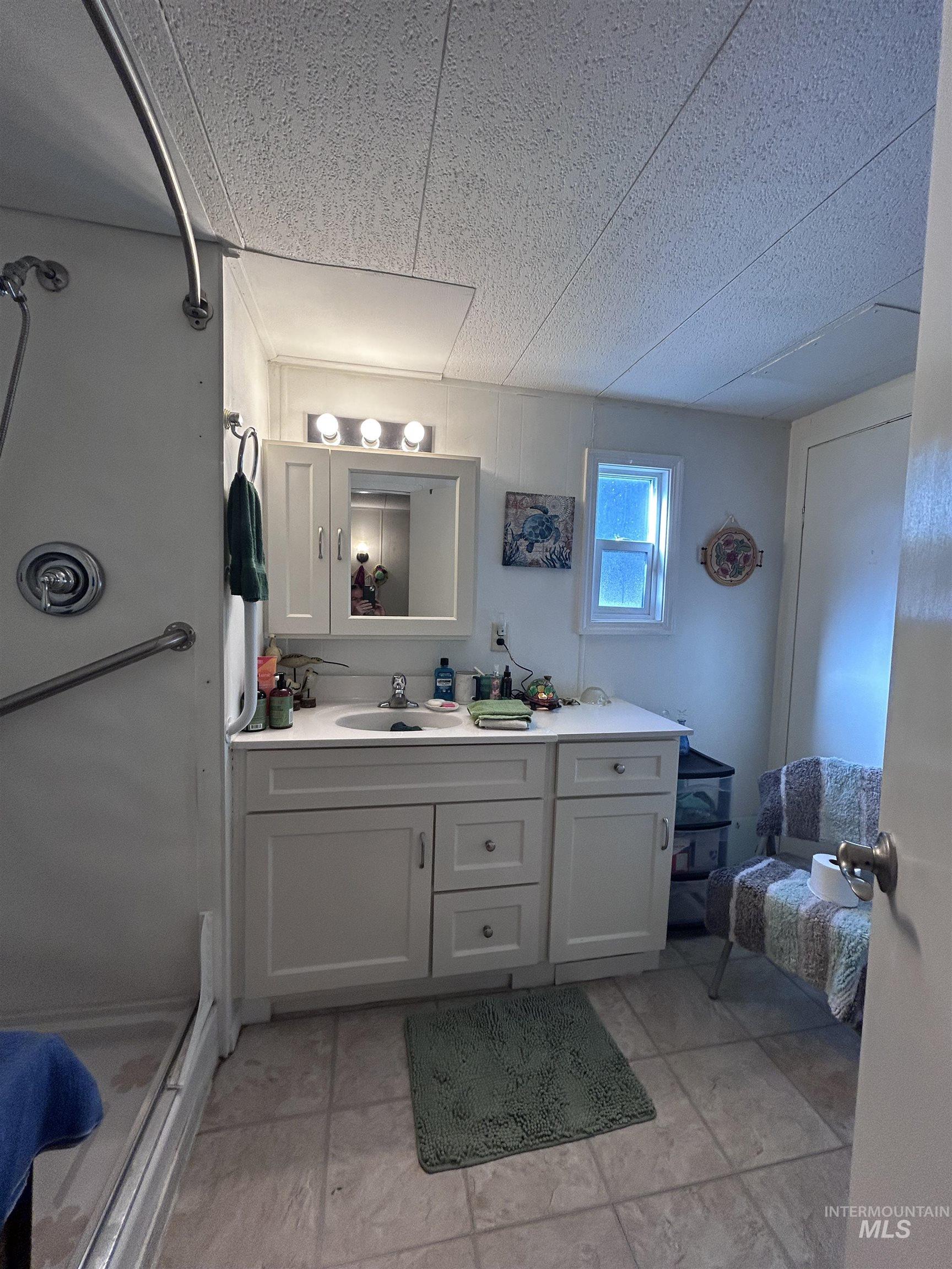 2205 E Linden St Property Photo 20