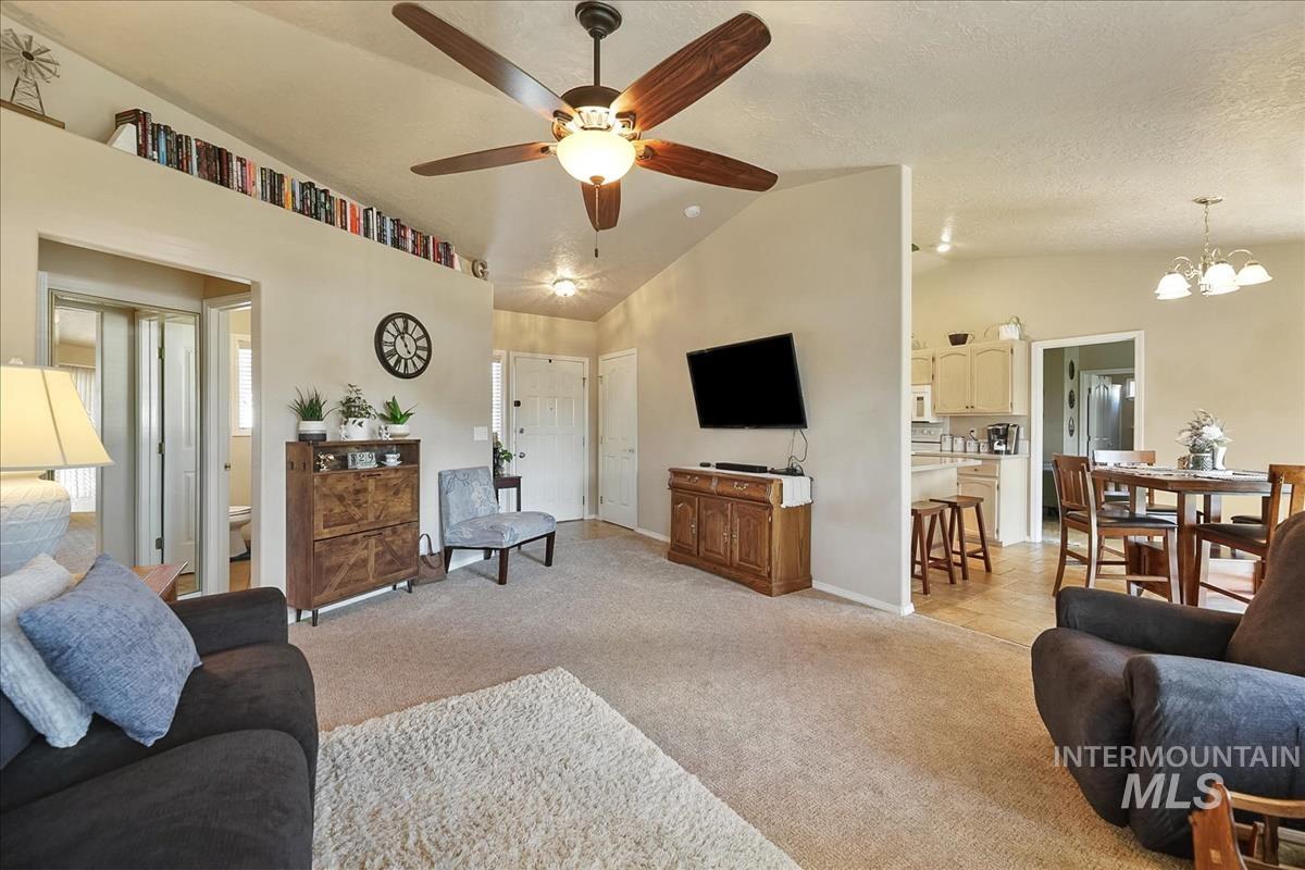 2866 N Penny Royal Place Property Photo 10
