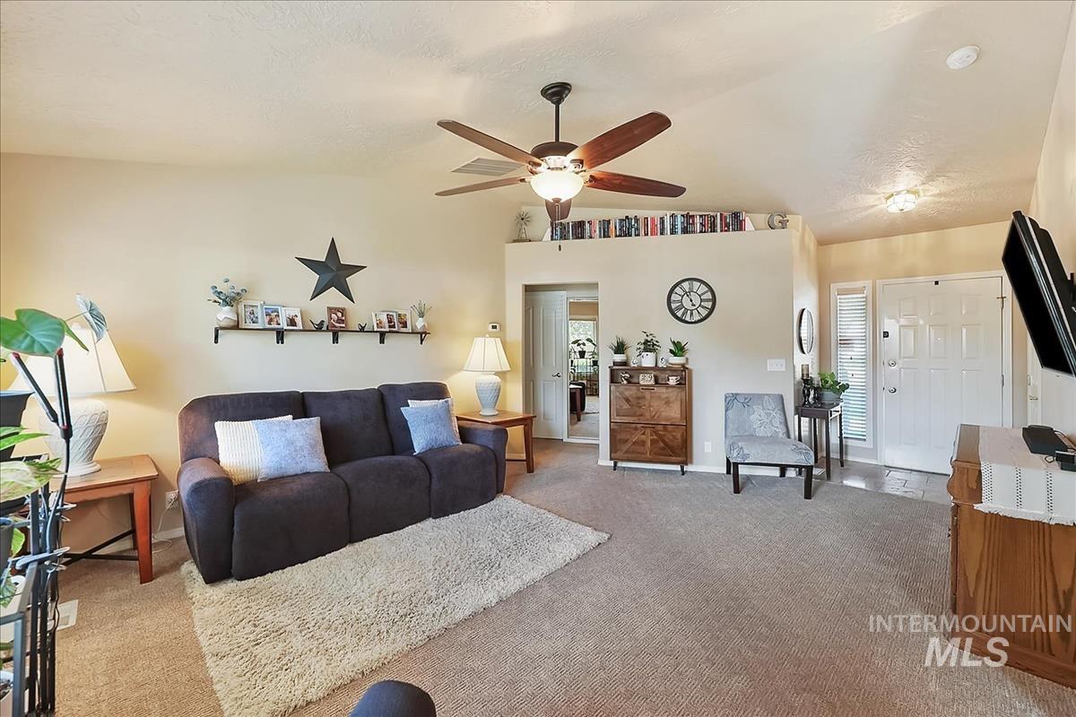 2866 N Penny Royal Place Property Photo 11