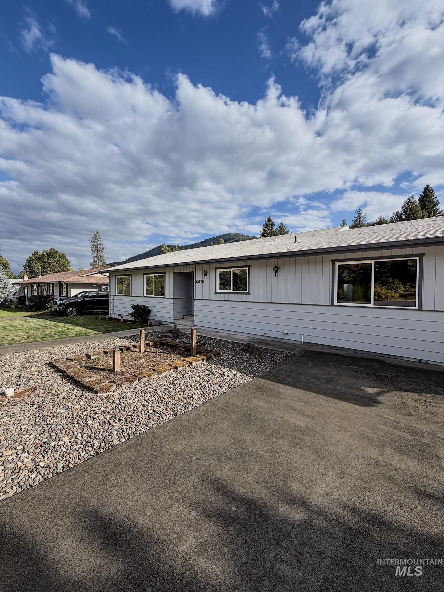 12470 Vista Avenue Property Photo 2