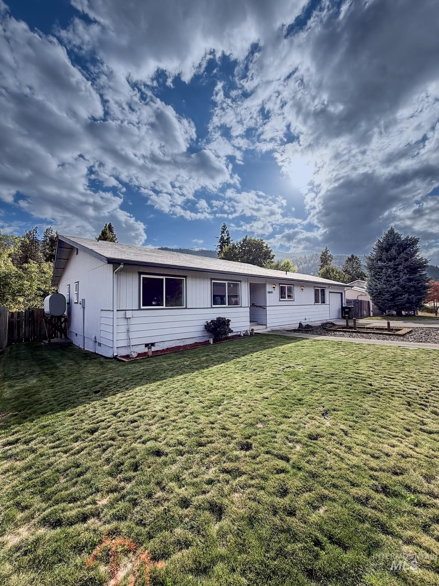 12470 Vista Avenue Property Photo 3