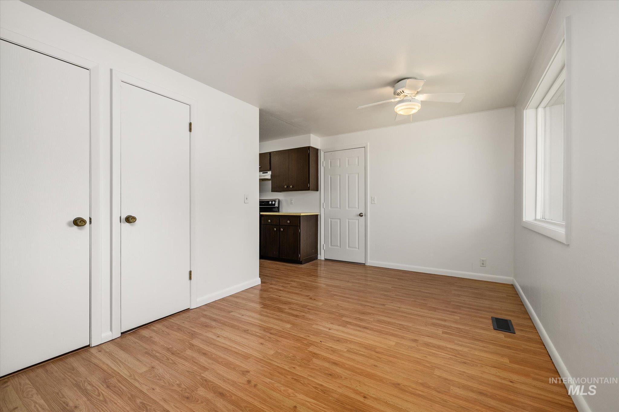 606 W Lawndale Dr Property Photo 10